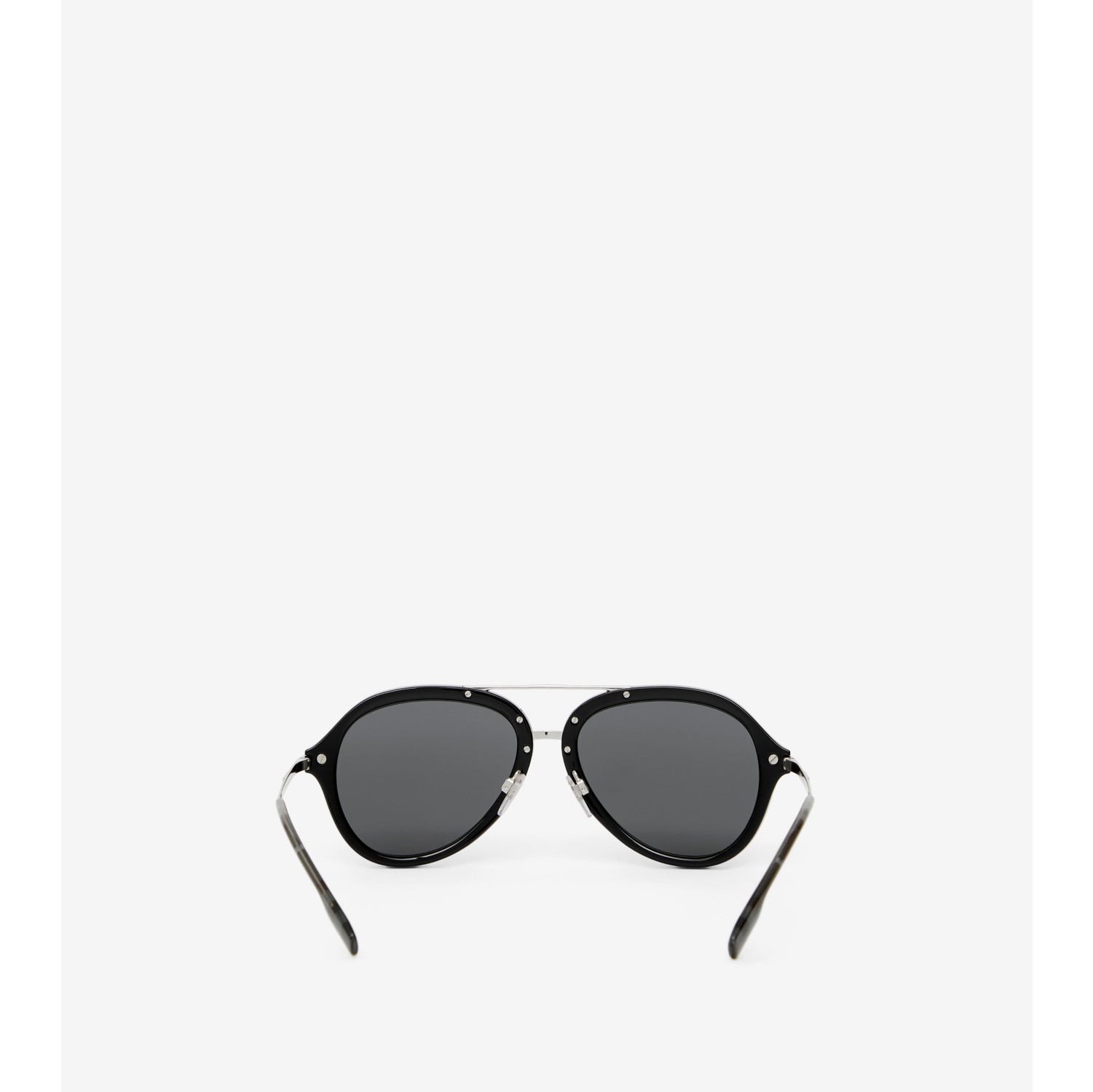 Black pilot clearance sunglasses