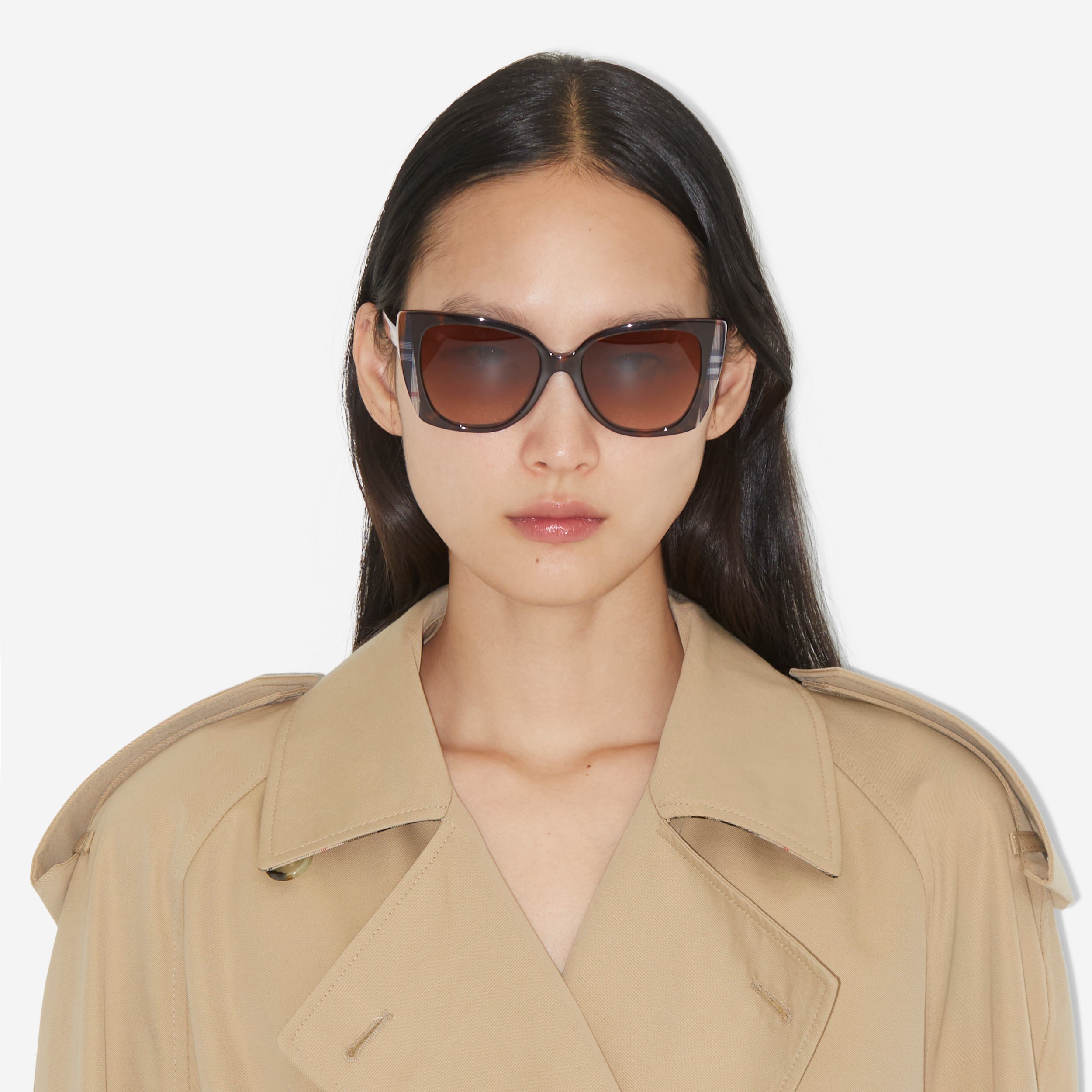 체크 오버사이즈 캣아이 프레임 선글라스 (토터스쉘) - 여성 | Burberry® - 4