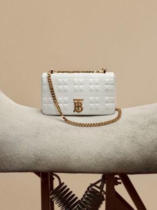 Burberry Lola: the new Burberry Fall/Winter 2019 bag!