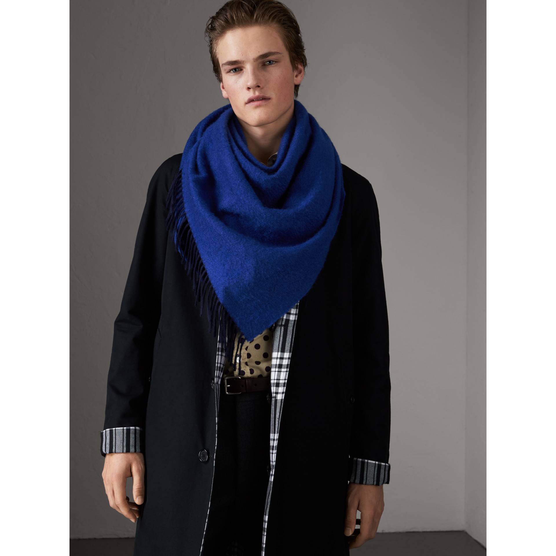 The Burberry Bandana in Cashmere in Navy/sapphire | Burberry United States