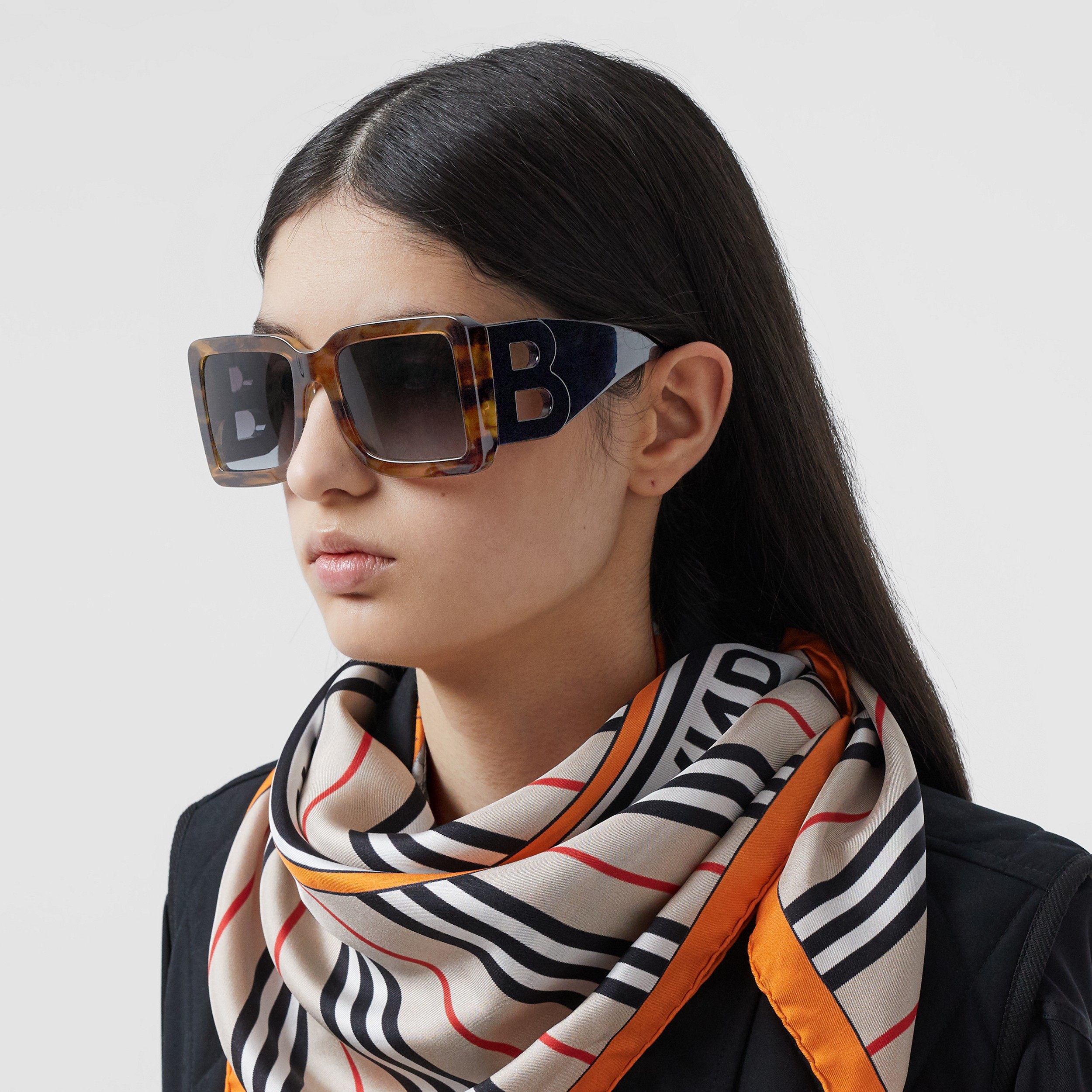 Óculos de sol com armação quadrada e logotipo B (Ver  Efeito Casco  Tartaruga) - Mulheres | Burberry® oficial - 3