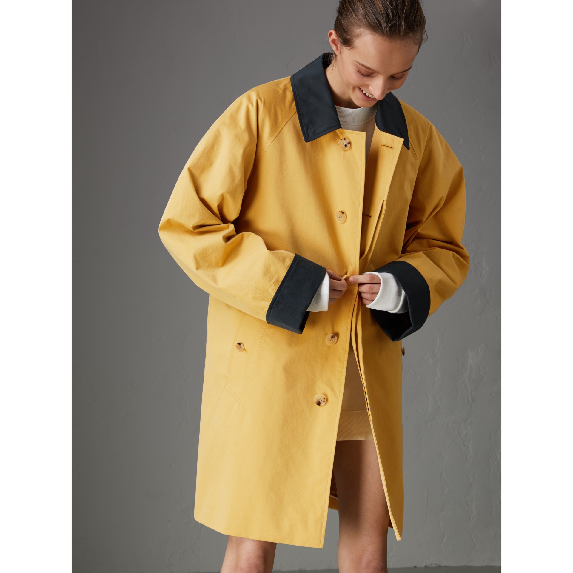 Reissued Waxed Cotton Gabardine Car Coat in Yellow Women Burberry