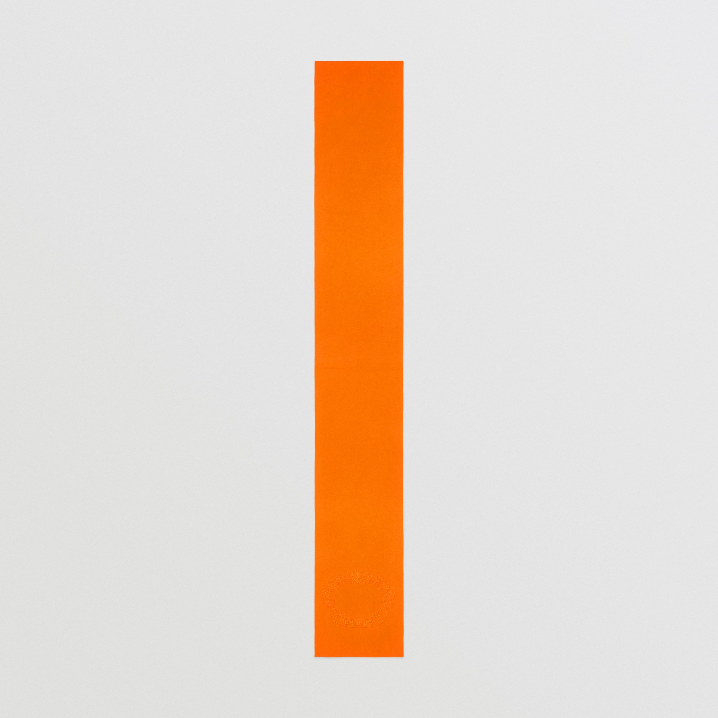 Écharpe en cachemire mélangé à écusson feuille de chêne brodé (Orange Vif) | Site officiel Burberry® - 4