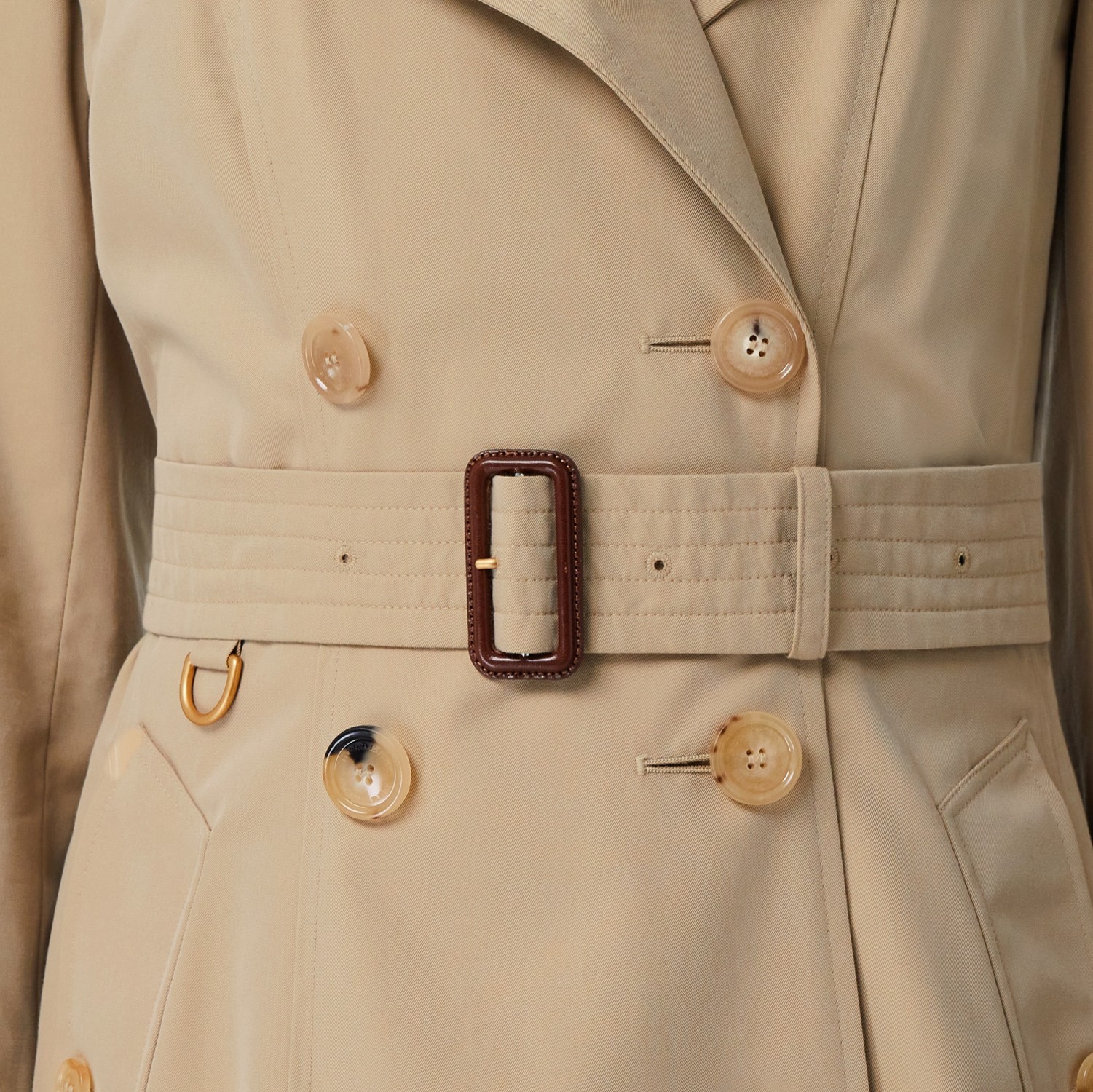 The Chelsea - Trench coat Heritage médio (Mel) - Mulheres | Burberry® oficial