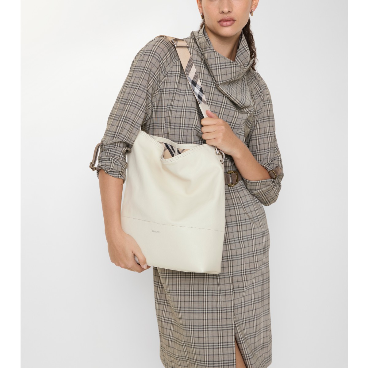  Check Medium B Clip Bucket Bag​