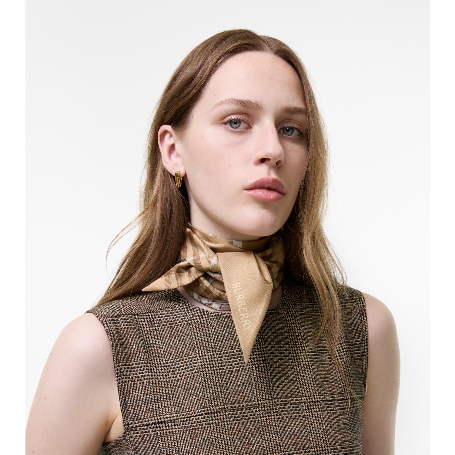 Skinny Archive Knight Silk Scarf in Finch beige | Burberry® Official