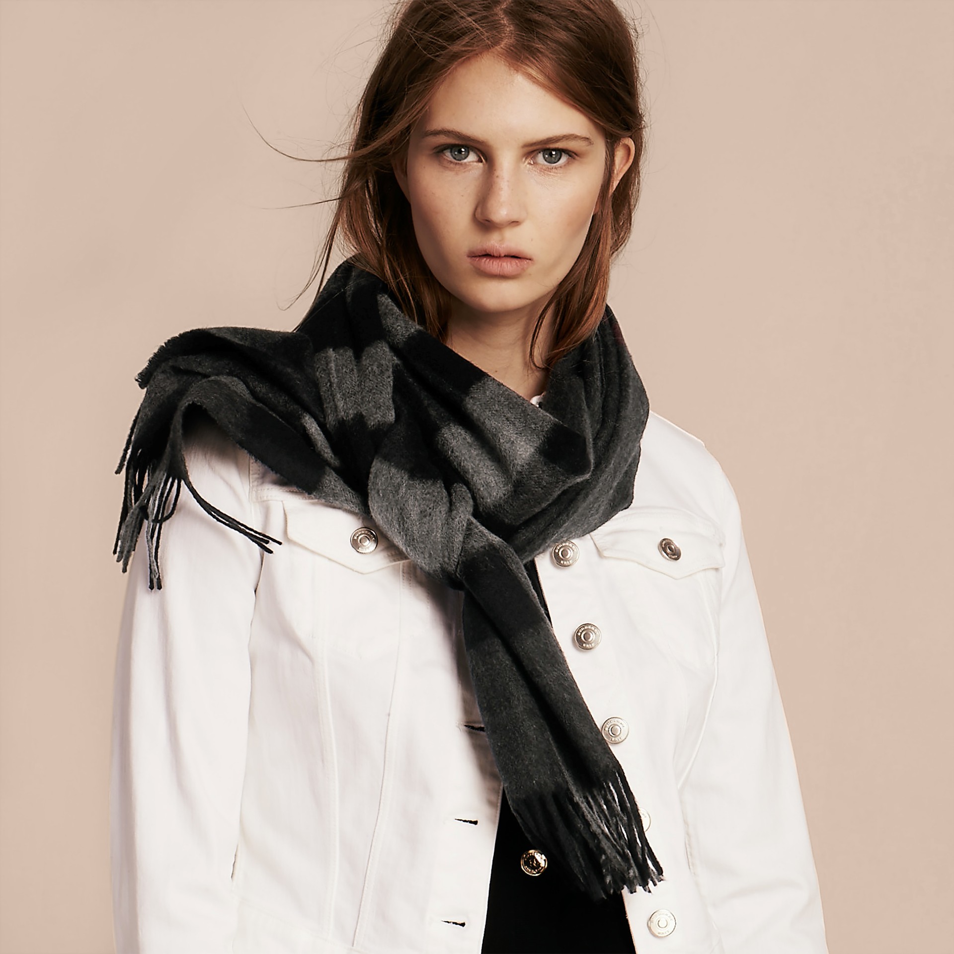The Large Classic Cashmere Scarf in Check in Charcoal Burberry Canada