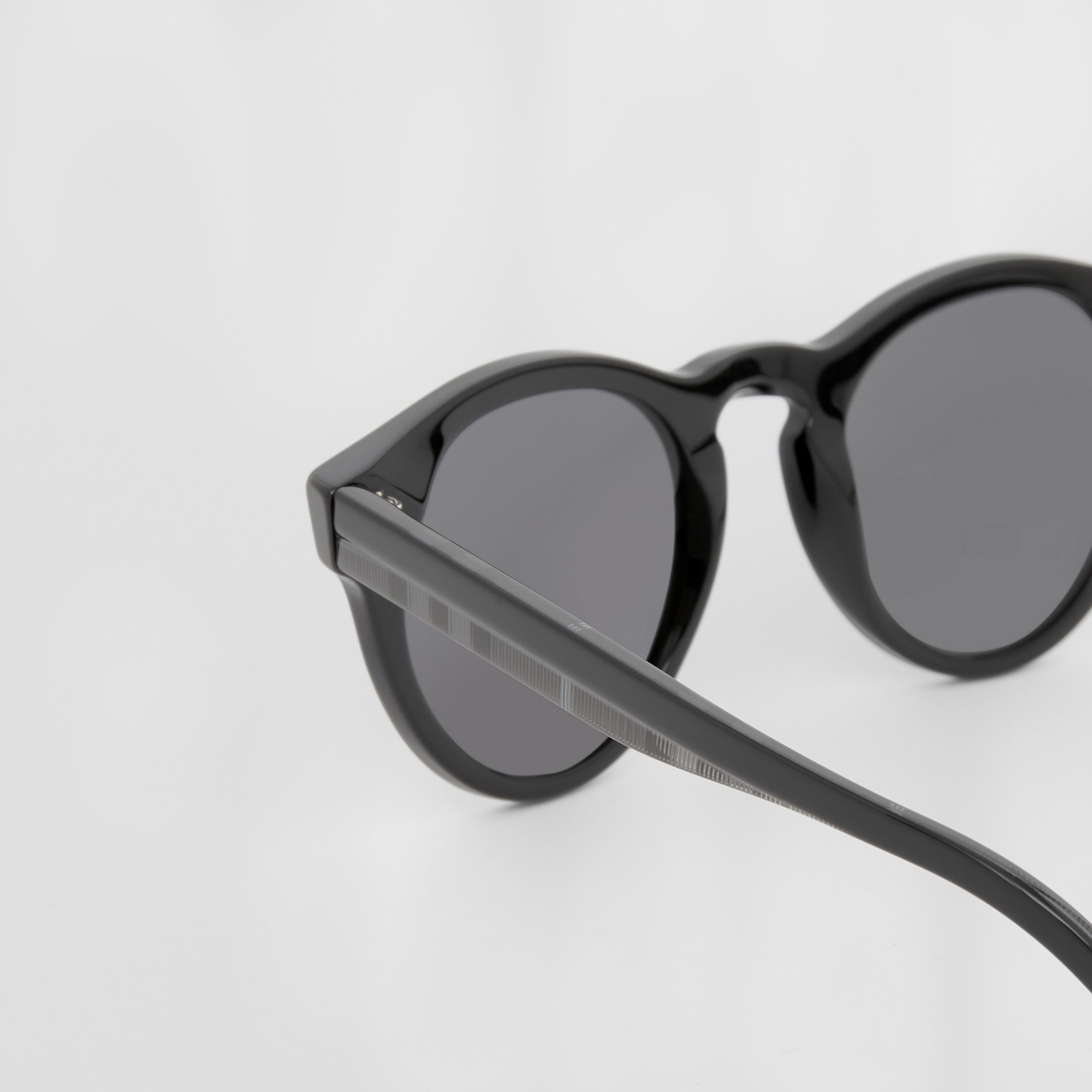 Bio-acetate Round Frame Sunglasses in Black - Men | Burberry® Official - 2