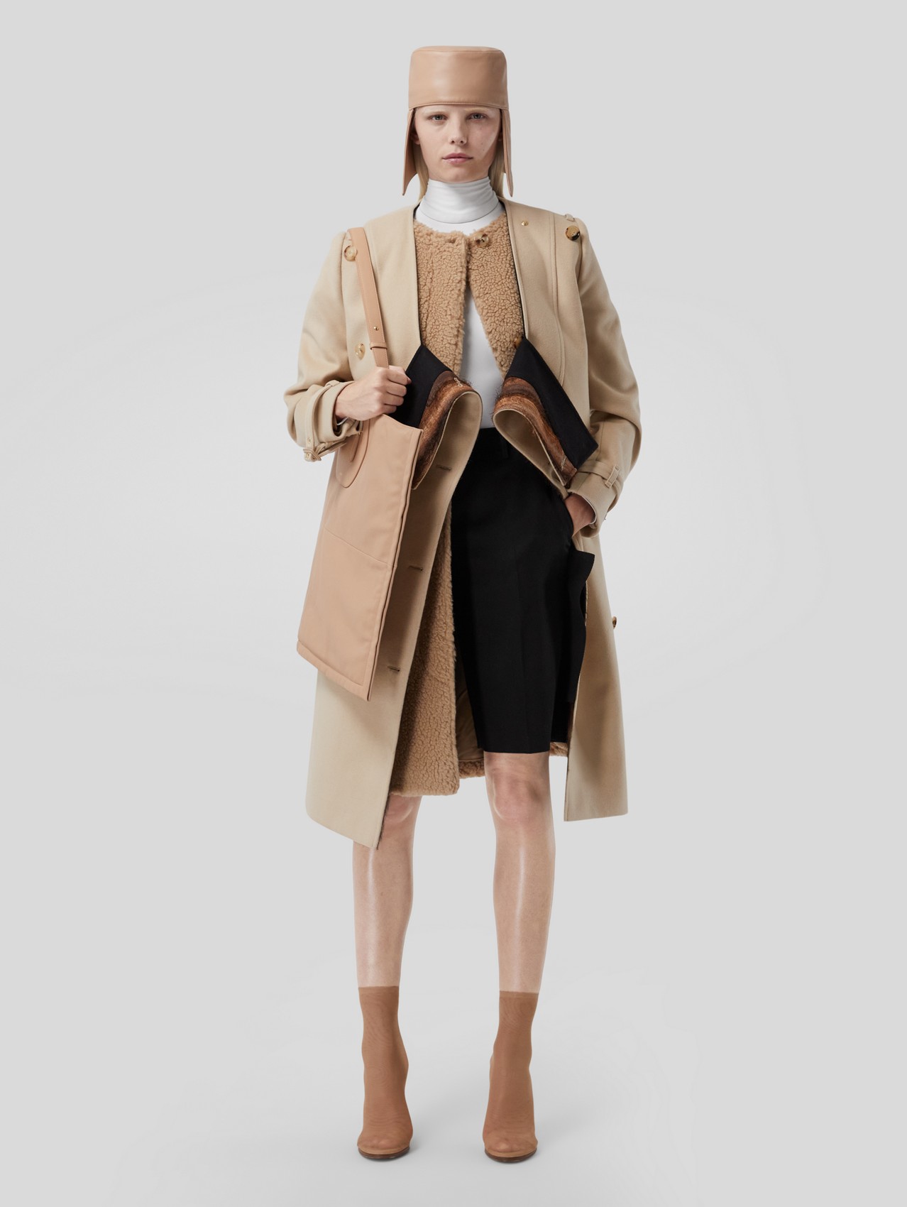 Contrast Facing Wool Cashmere V-neck Trench Coat in Soft Fawn