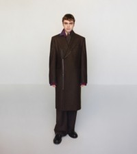 Model in Wool zip tailored coat in brown melange 