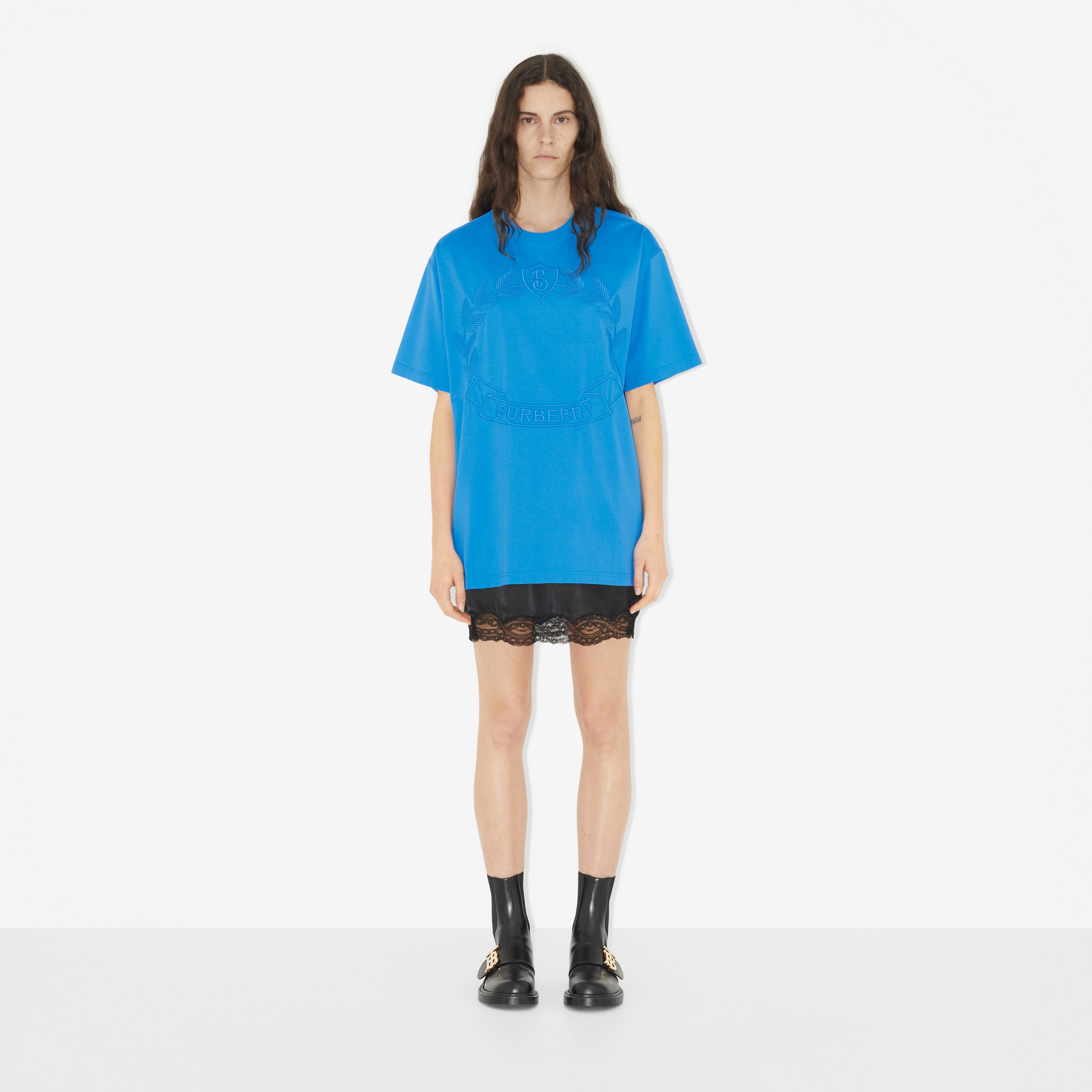 Oak Leaf Crest Cotton Oversized T-shirt in Vivid Blue - Women | Burberry® Official - 2