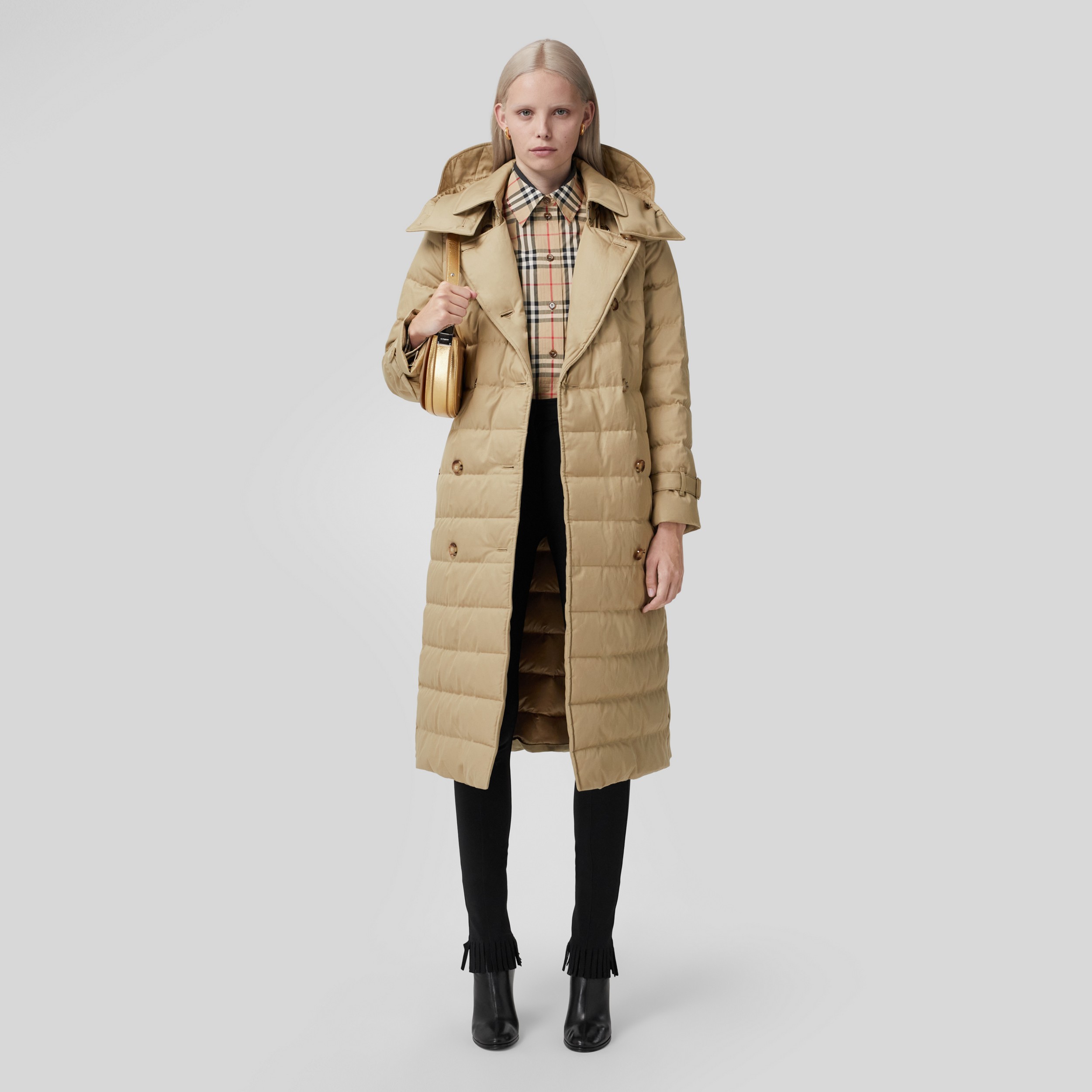 Wattierter Mantel aus Baumwollgabardine mit abnehmbarer Kapuze (Honiggelb) - Damen | Burberry® - 1