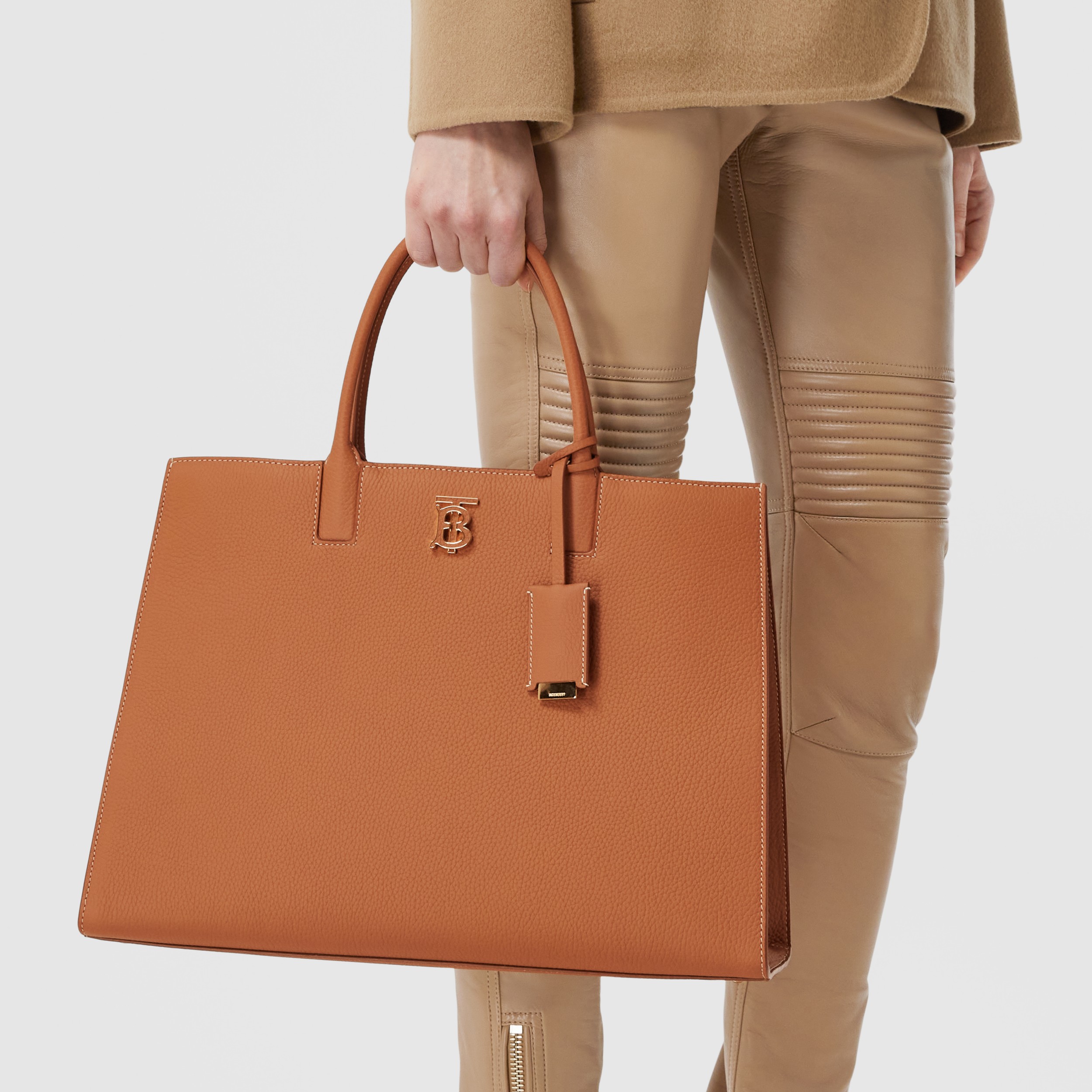 Grainy Leather Medium Frances Bag in Warm Russet Brown - Women | Burberry® Official - 3