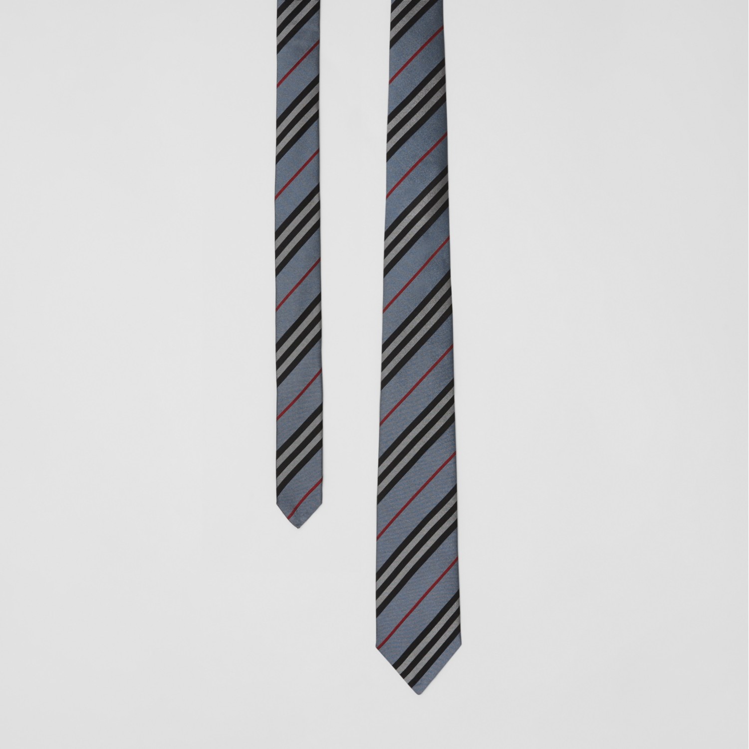 Blue burberry tie best sale