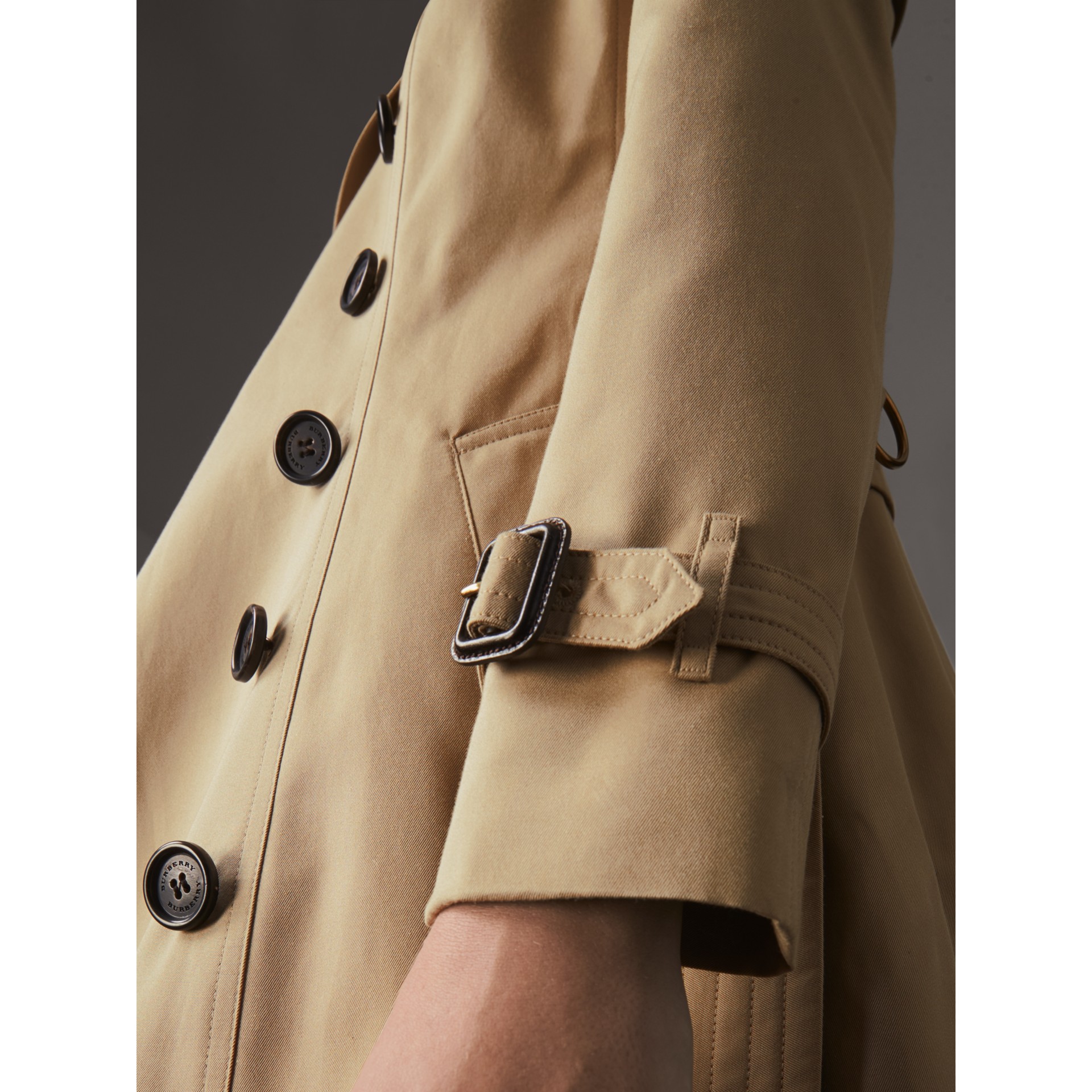 The Chelsea Mid Length Trench Coat In Honey Women Burberry United States 7132