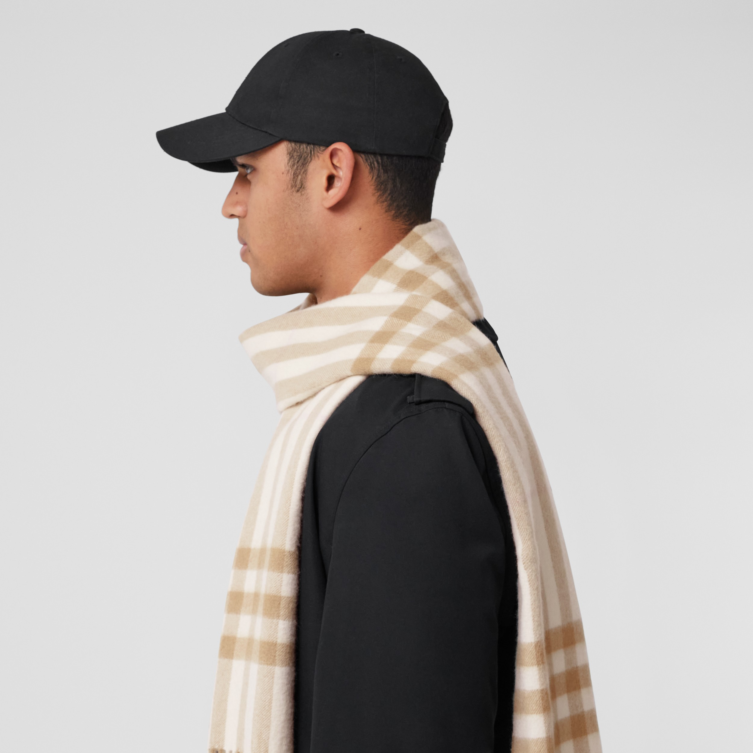 Cachecol de cashmere em xadrez Burberry Check (Branco/alabastro) | Burberry® oficial - 4