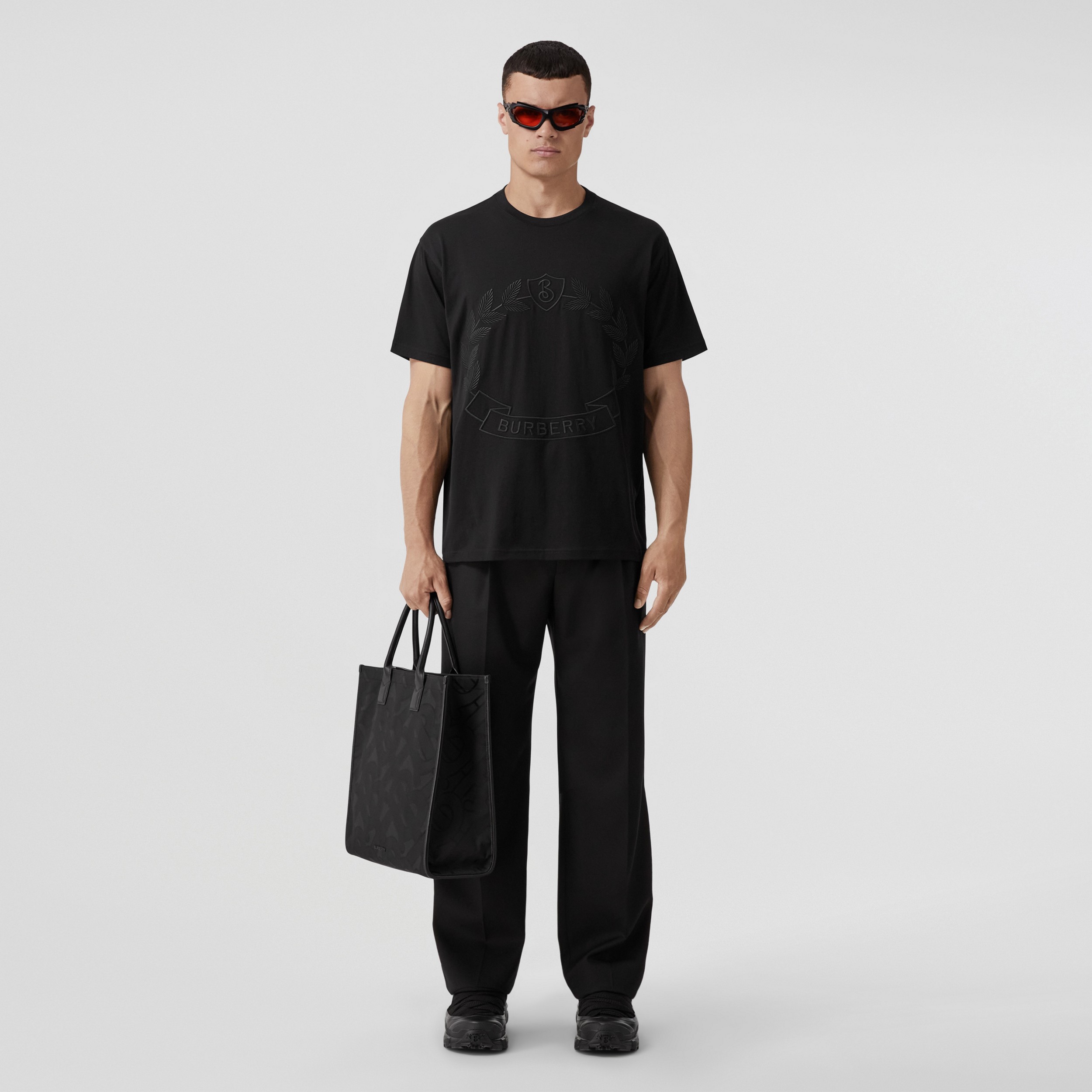 T-shirt en coton à écusson feuille de chêne (Noir) - Homme | Site officiel Burberry® - 1