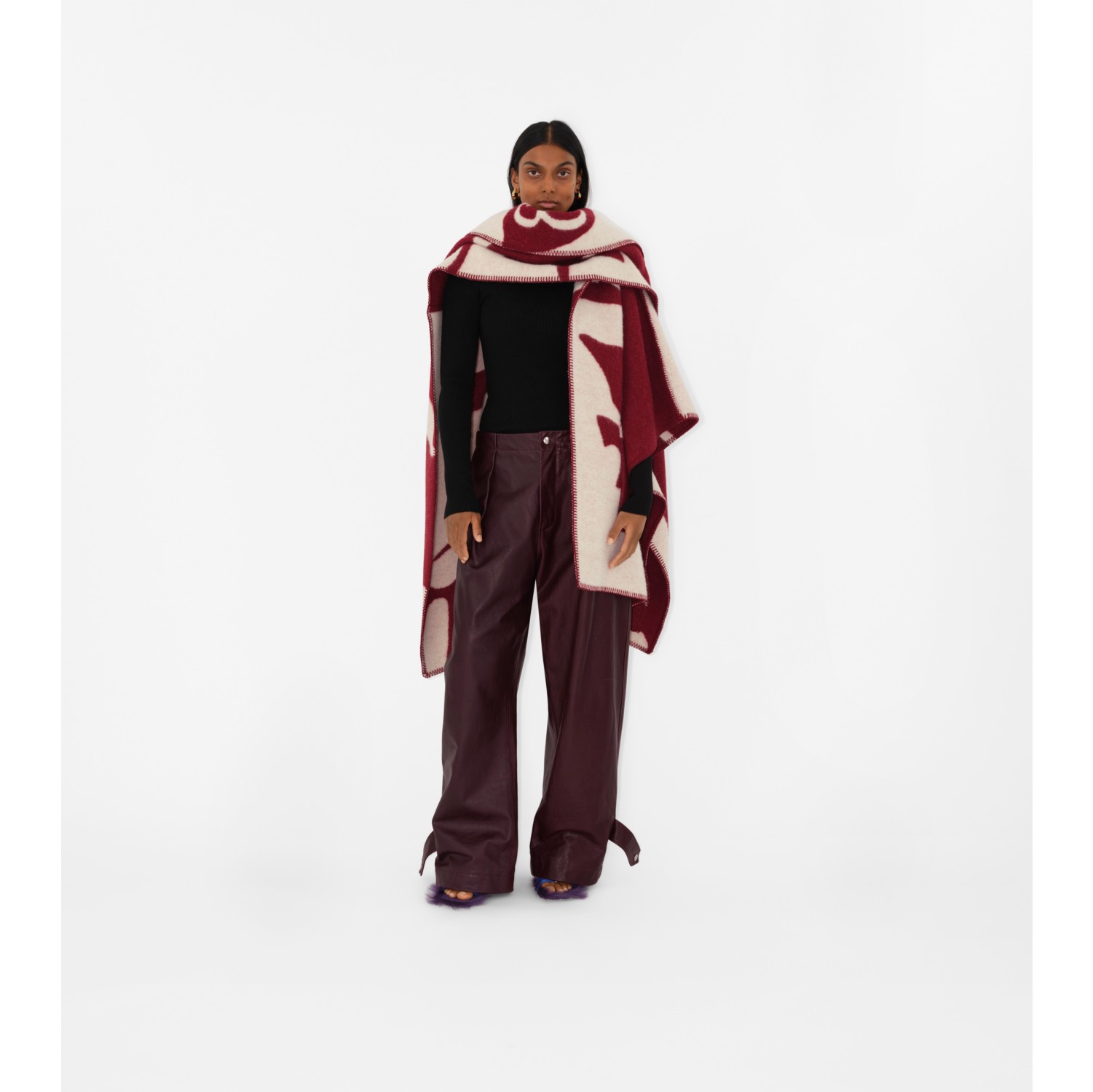 EKD ウール ブランケットケープ (リップル) | Burberry®公式サイト