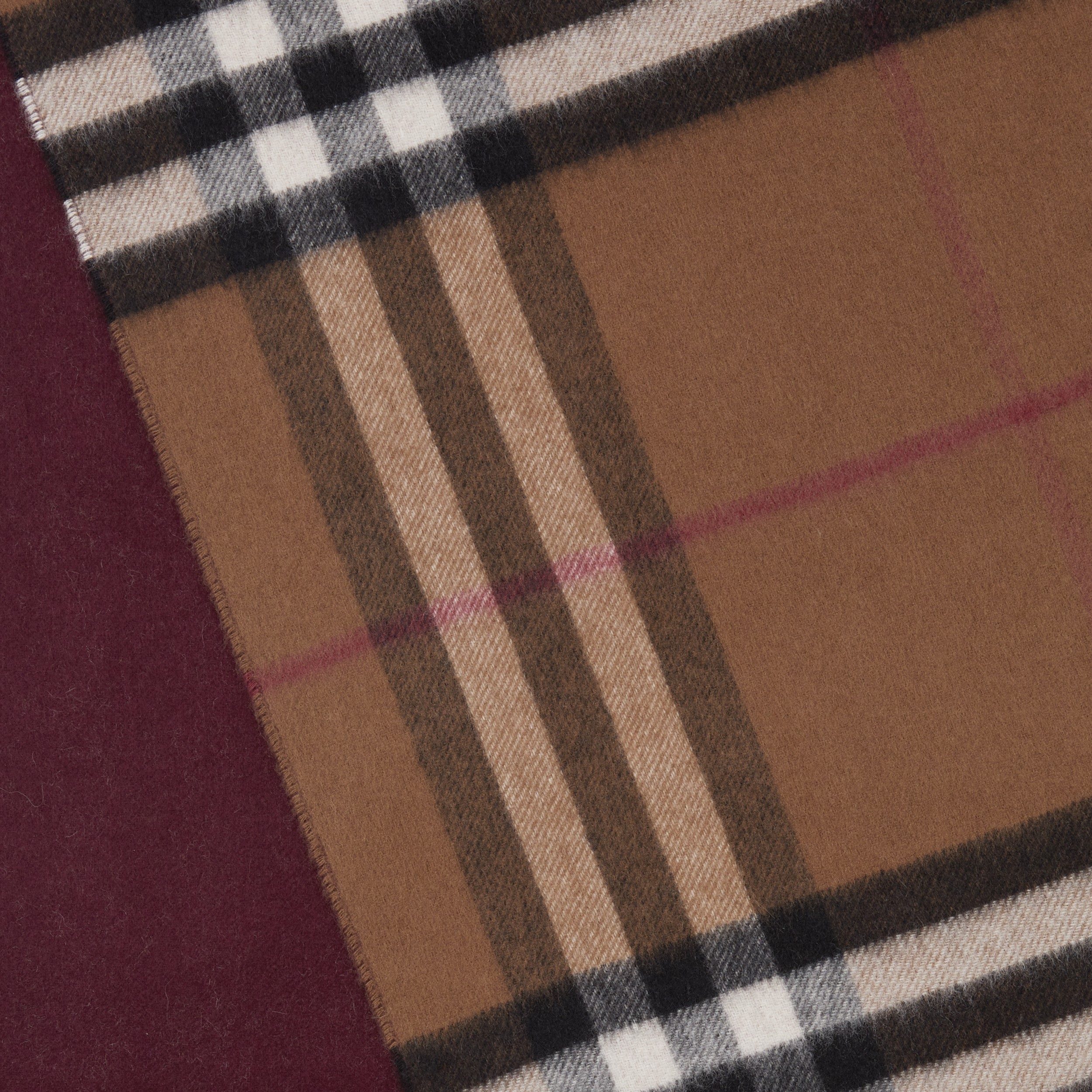 Reversible Check Cashmere Scarf in Birch Brown/cherry | Burberry® Official - 2