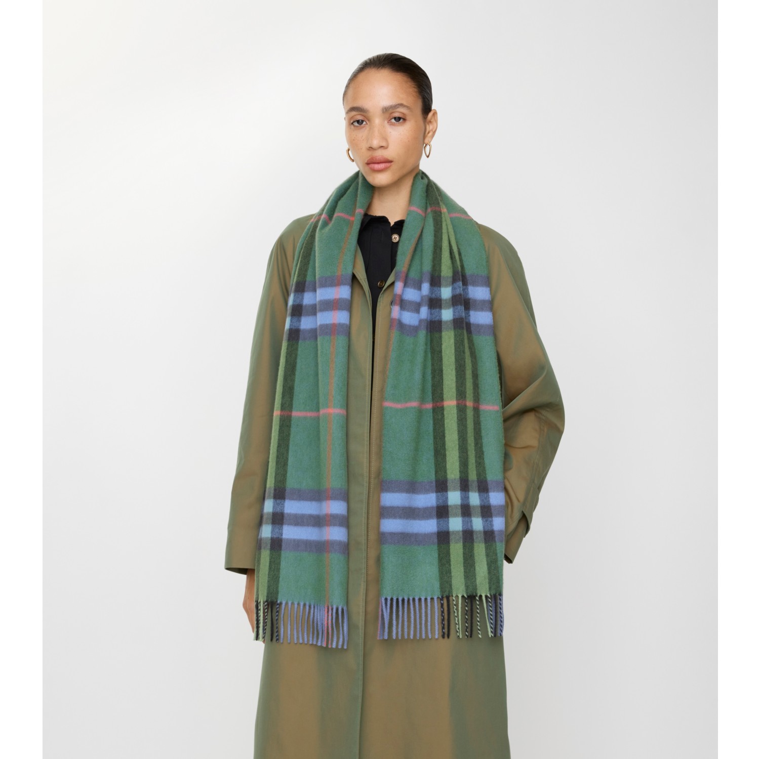 Check Cashmere Scarf in Holly green | Burberry® Official