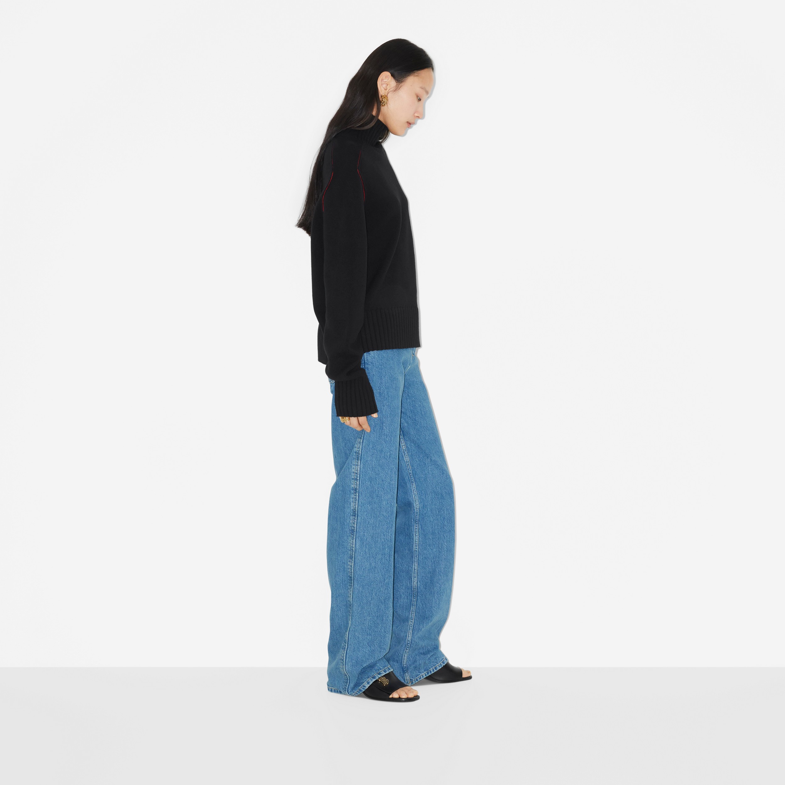Calças jeans com corte descontraído (Azul Médio) - Mulheres | Burberry® oficial - 3