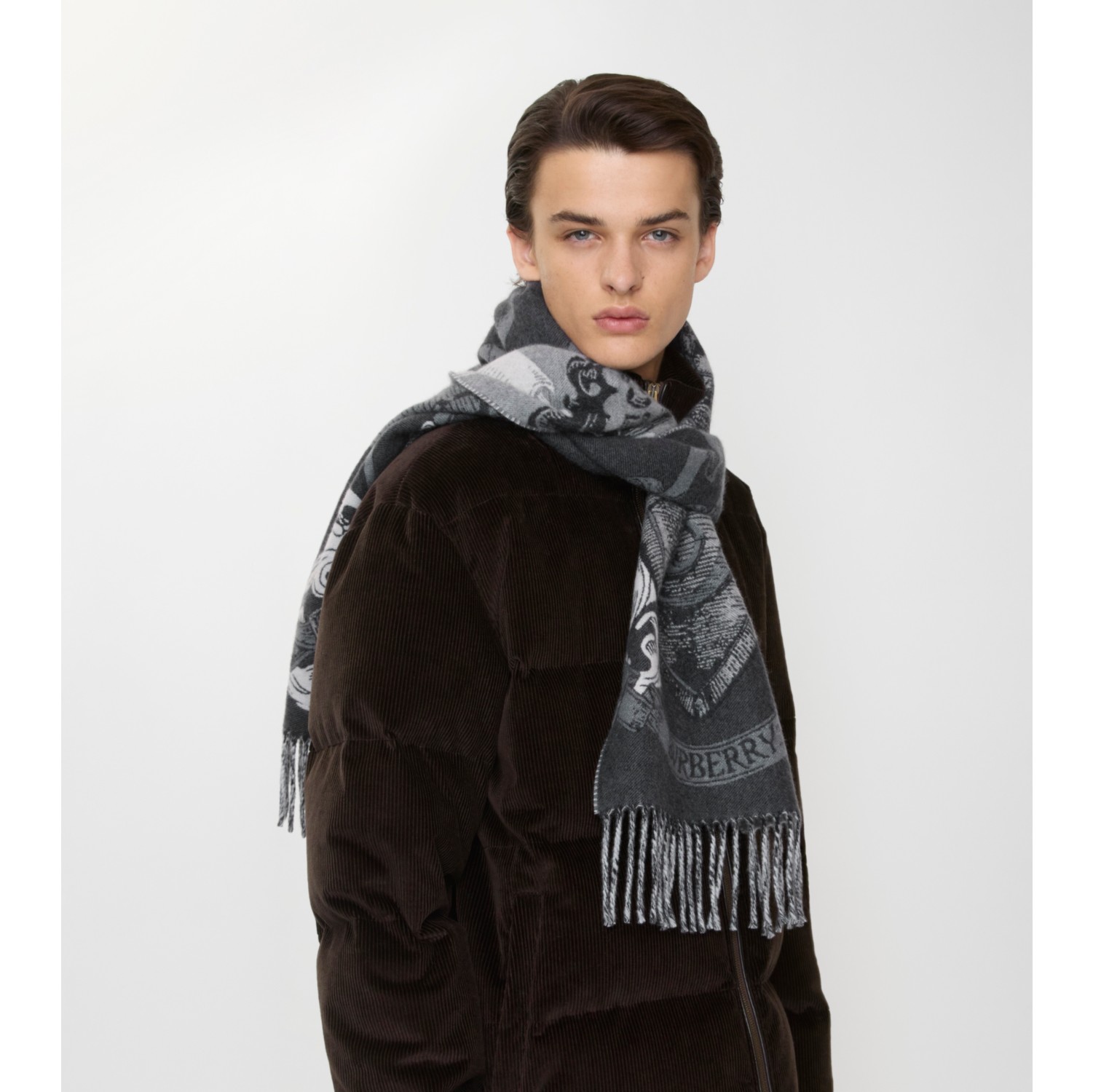 Etched Knight Cashmere Scarf in Monochrome | Burberry® Official