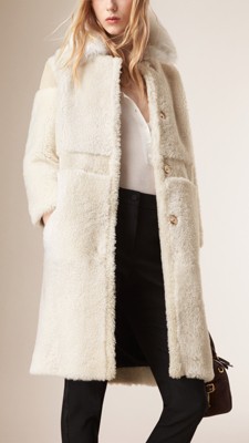 Car coat em shearling e camurça