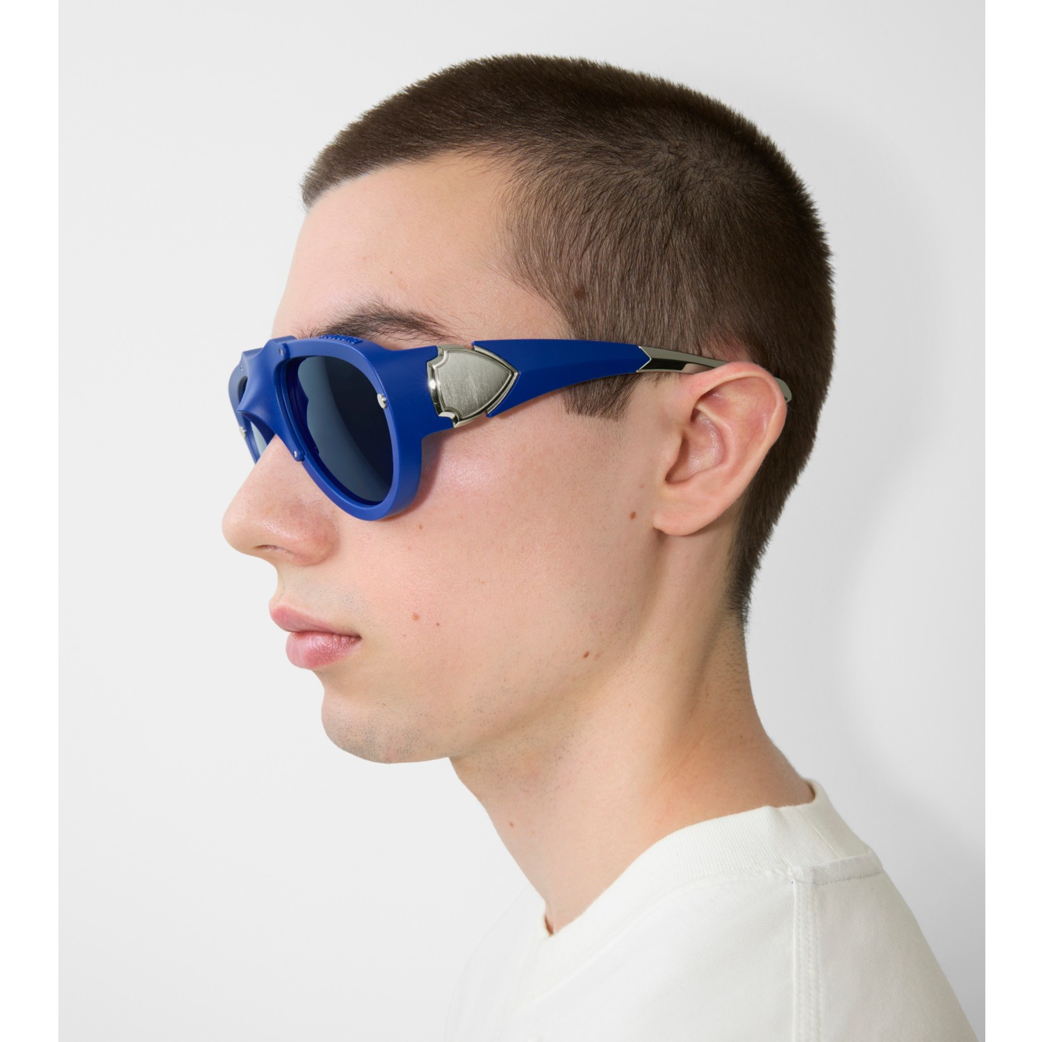 Shield Mask Sunglasses in Knight | Burberry® Official