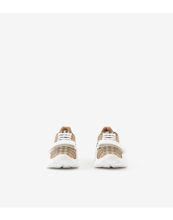 Burberry shoes womens gold online