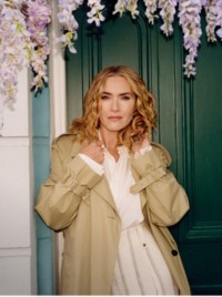 Kate Winslet participando da segunda fase da campanha "It's Always Burberry Weather"