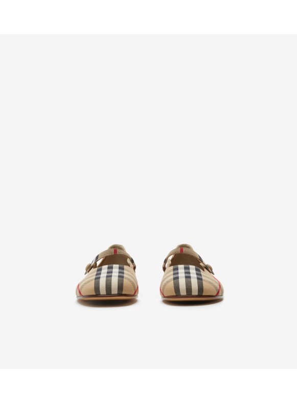 Burberry on sale shoes kids