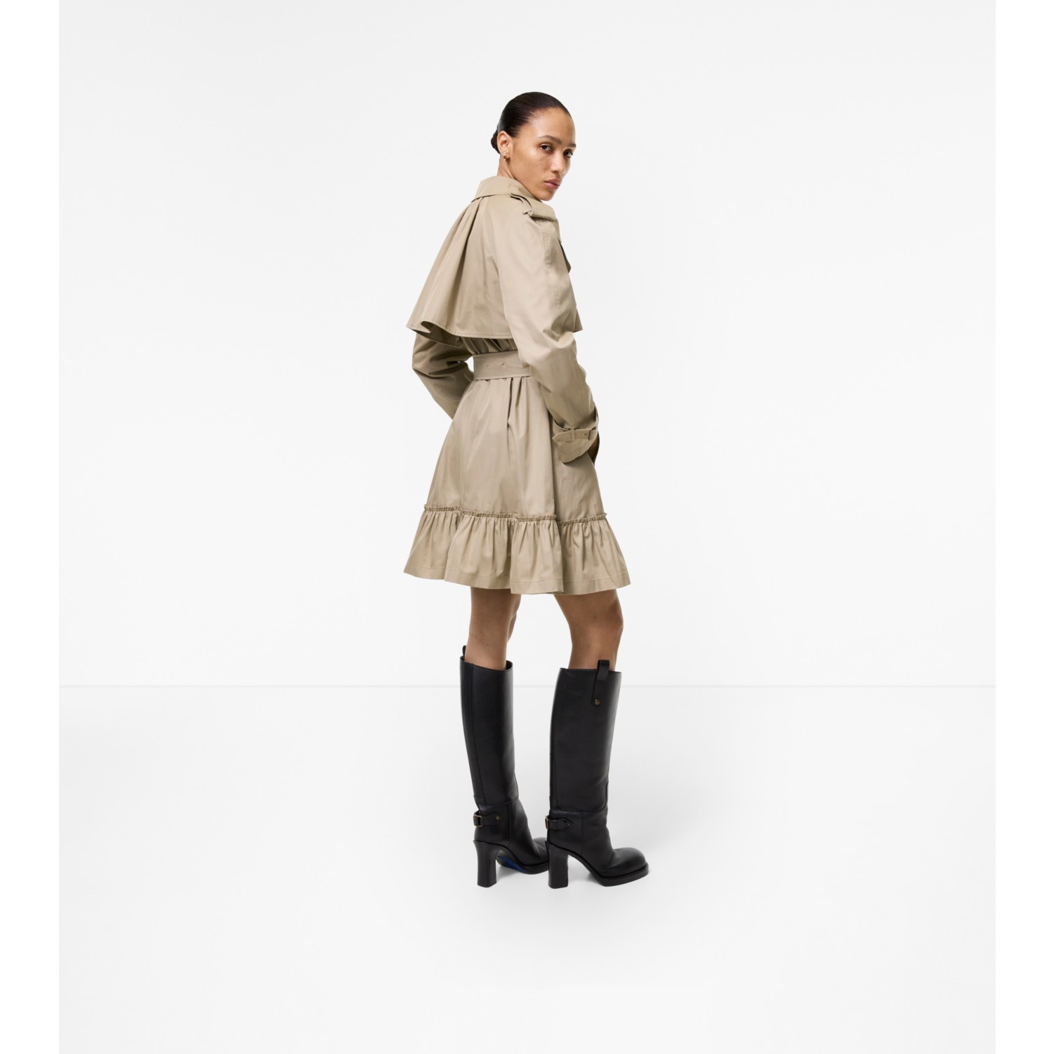 Short Gabardine Tillydrine Trench Coat in Saltmarsh beige - Women