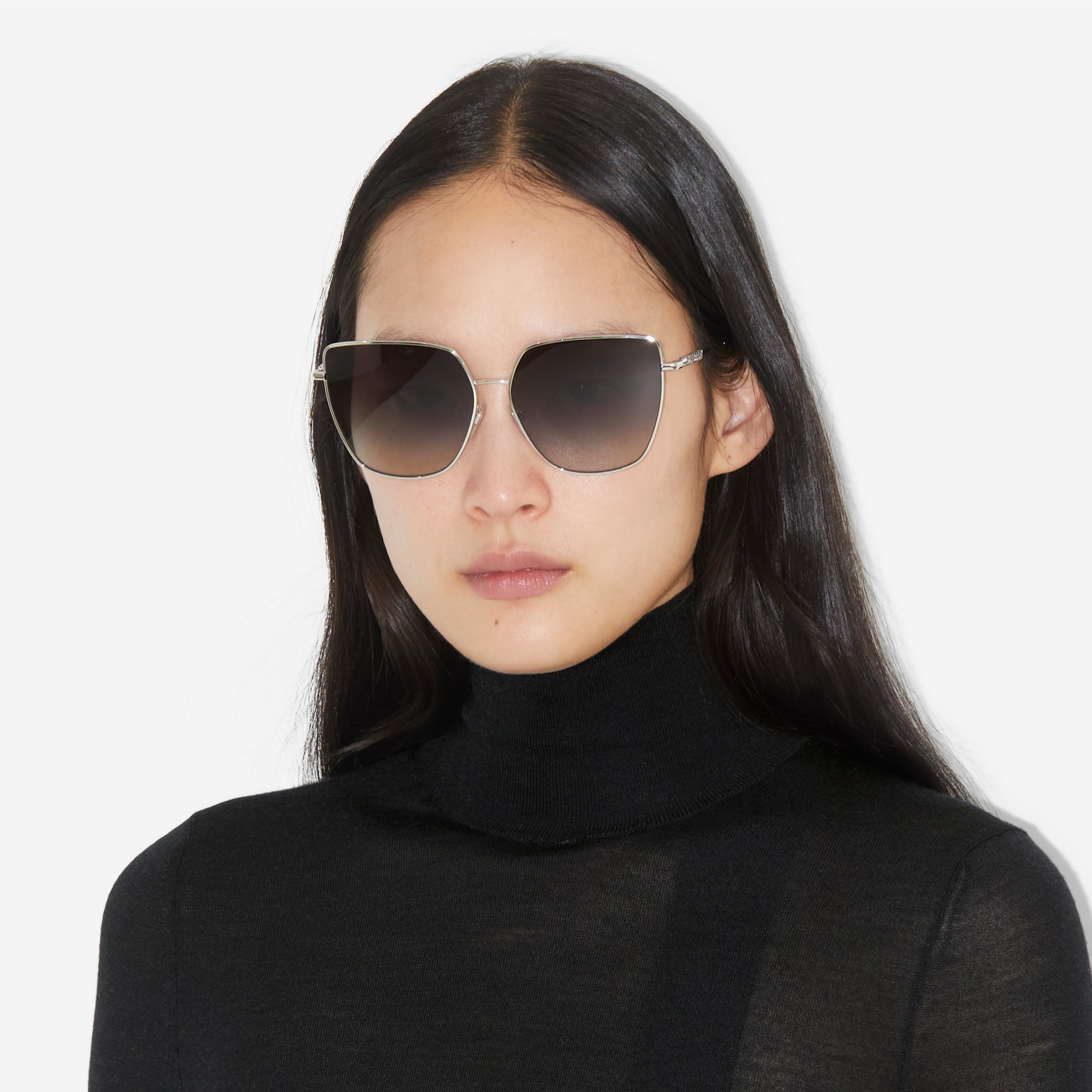 Óculos de sol com armação gatinho oversize (Preto/prata) - Mulheres | Burberry® oficial - 4