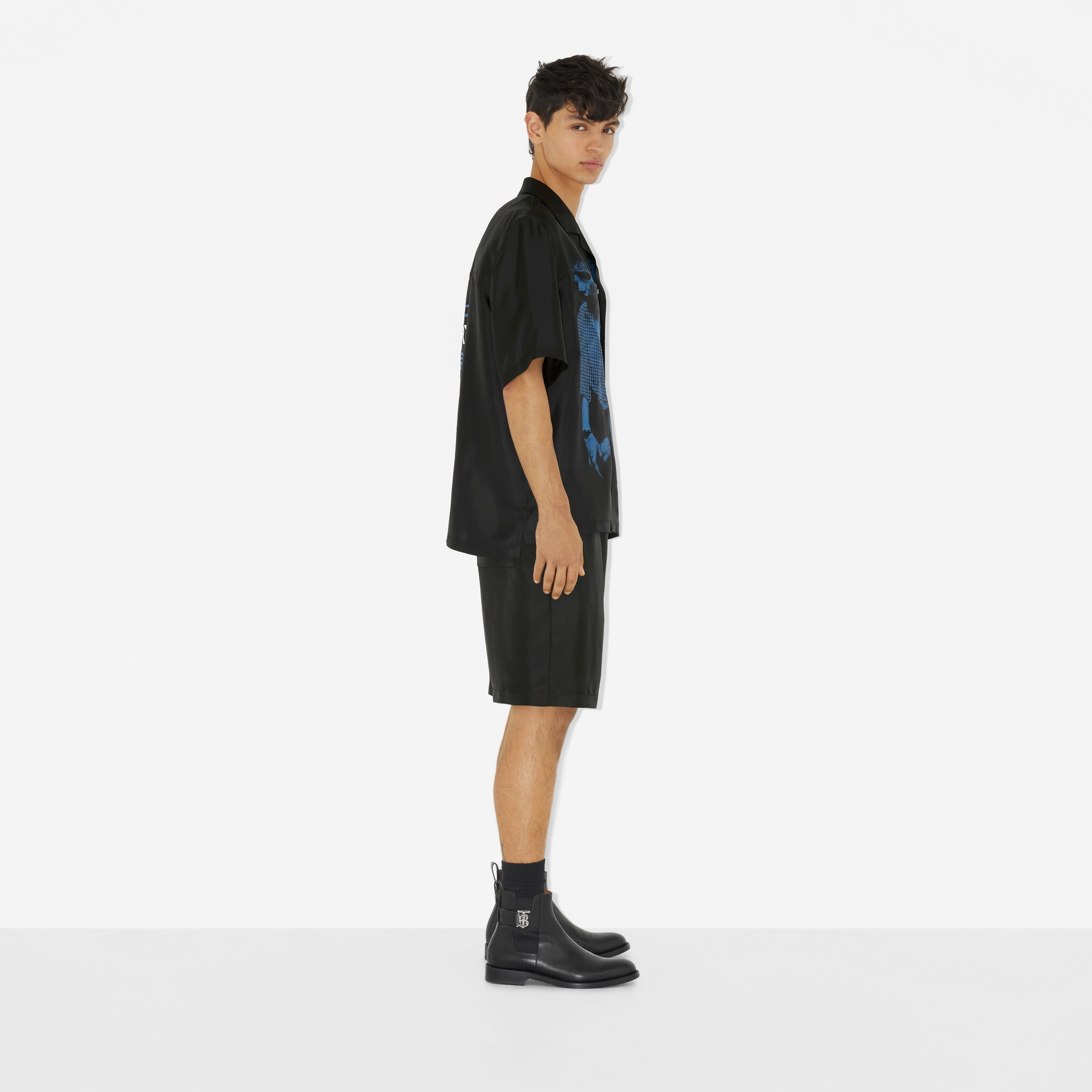 Pantalones cortos en seda con logotipo (Negro) - Hombre | Burberry® oficial - 3