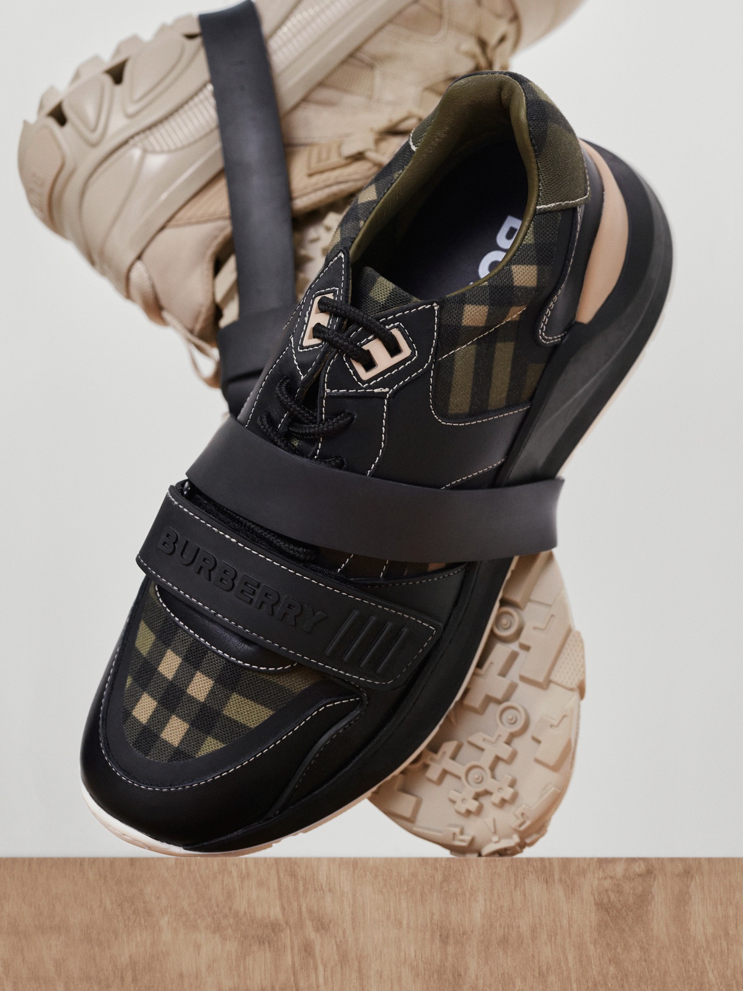 burberry man sneakers