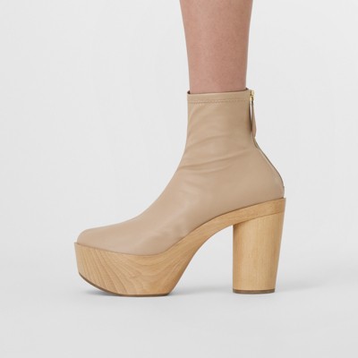 Botines en piel de ovino con plataforma de madera (Beige Frío) - Mujer |  Burberry® oficial