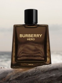 バーバリー ヒーロー」登場 | Burberry®公式サイト