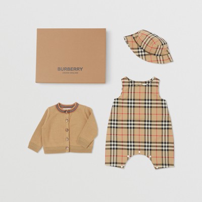 burberry baby gift set