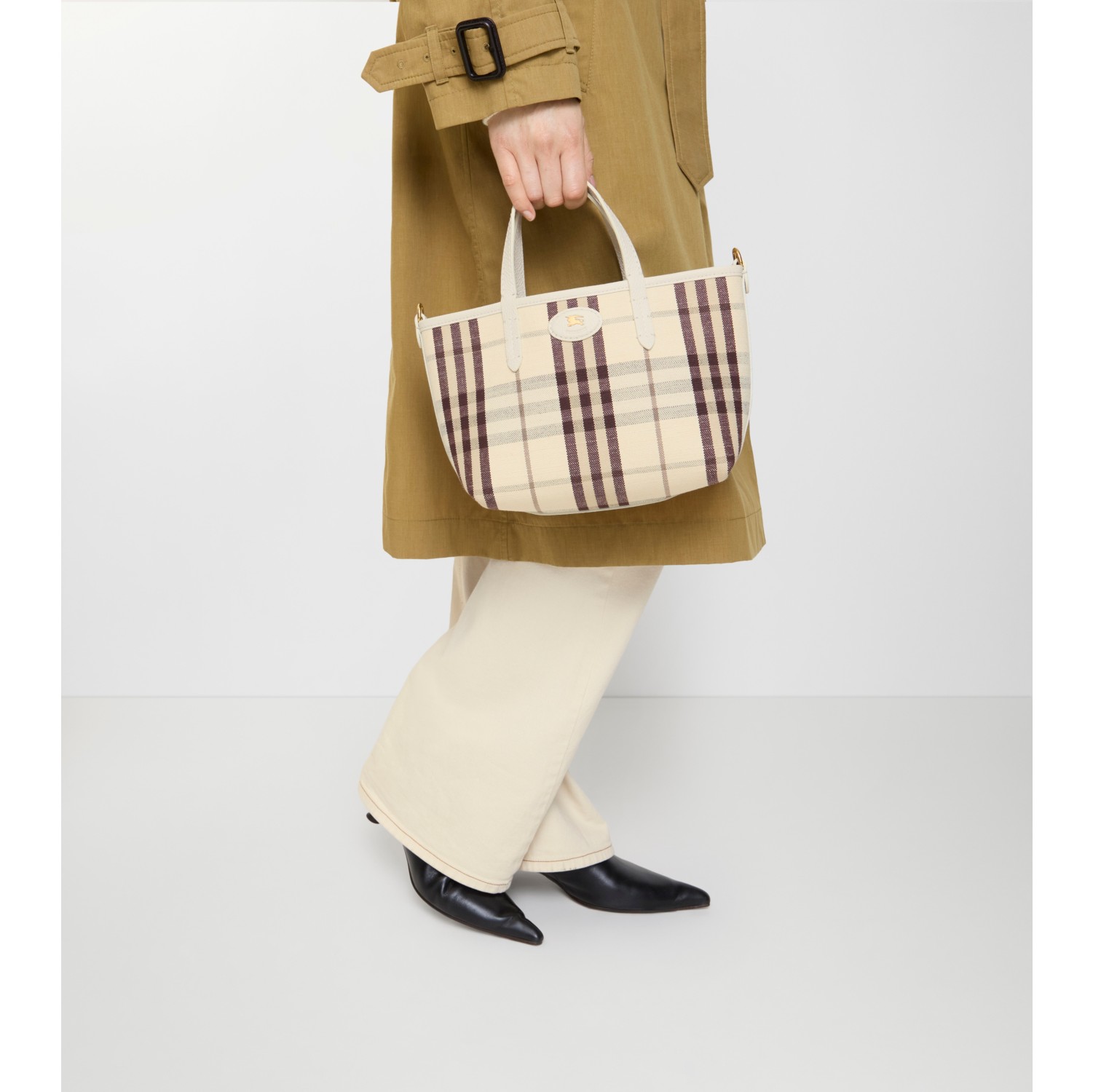 Mini Reversible Bloomsbury Tote​ in Soap beige/light beige - Women | Burberry® Official