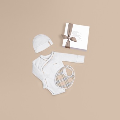 burberry baby gift set