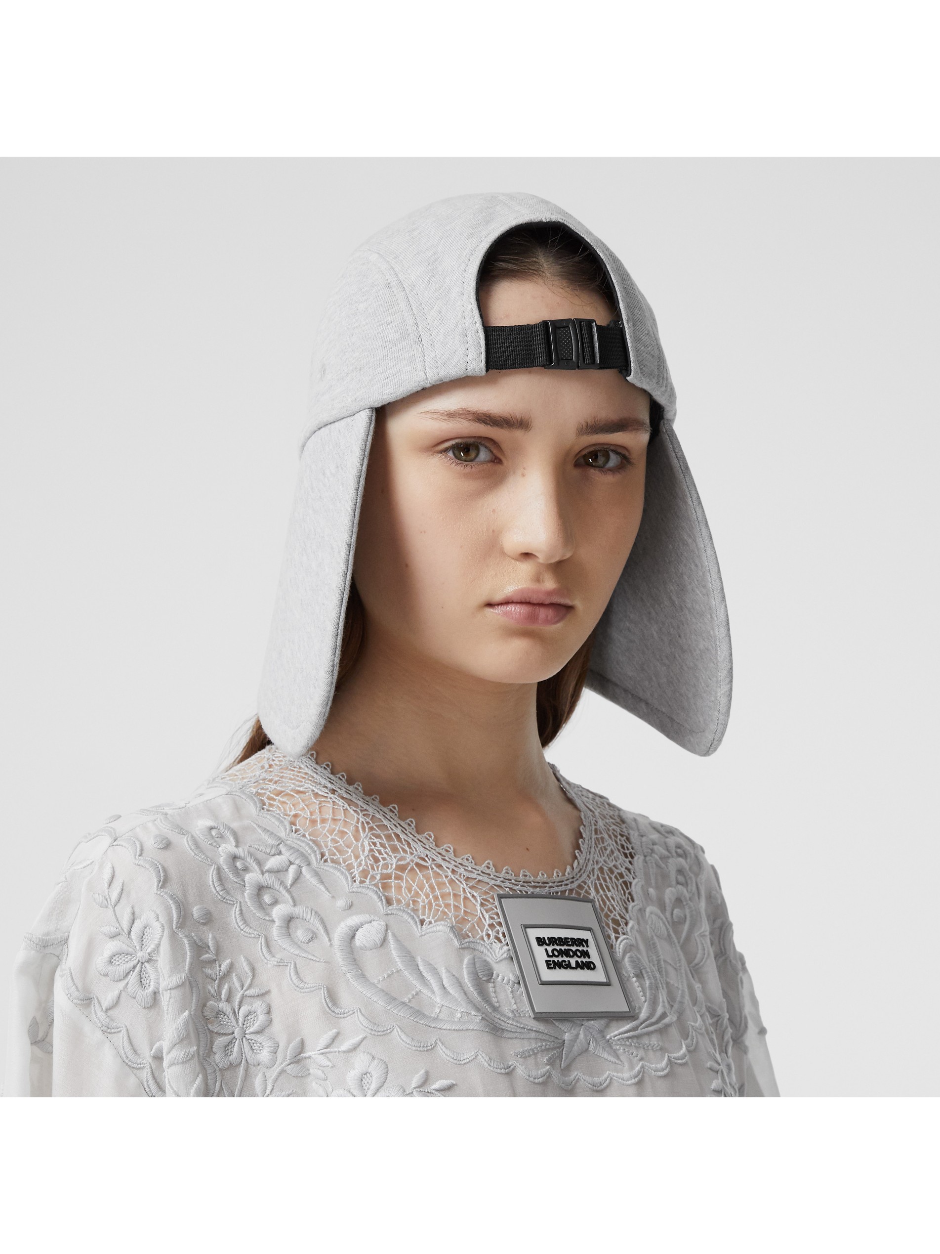logo appliqué cotton jersey bonnet cap in light pebble grey