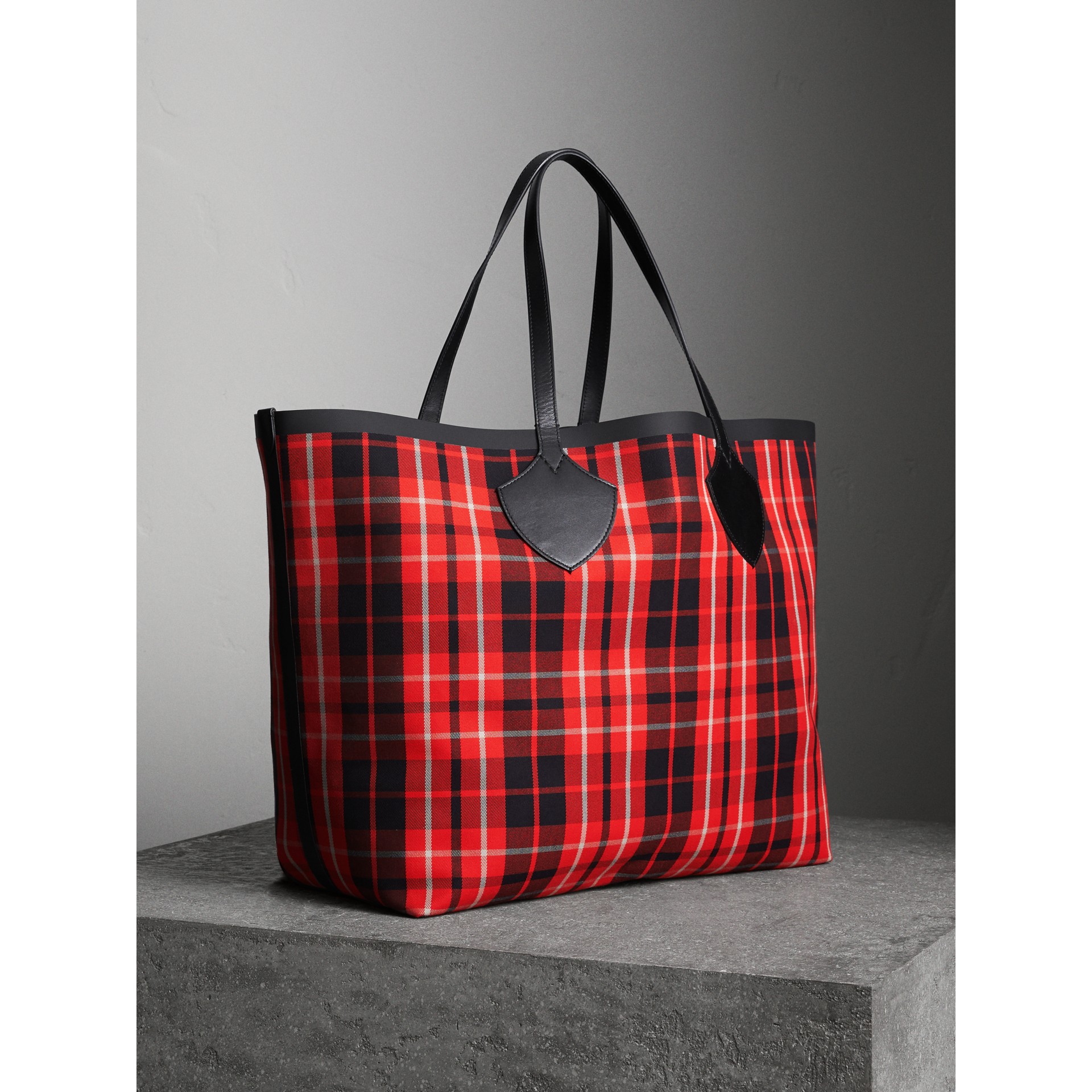 The Giant Reversible Tote in Tartan Cotton in Vibrant Red/black ...