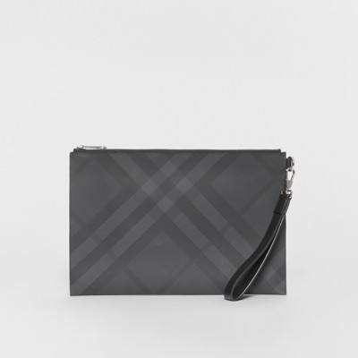 burberry zip pouch