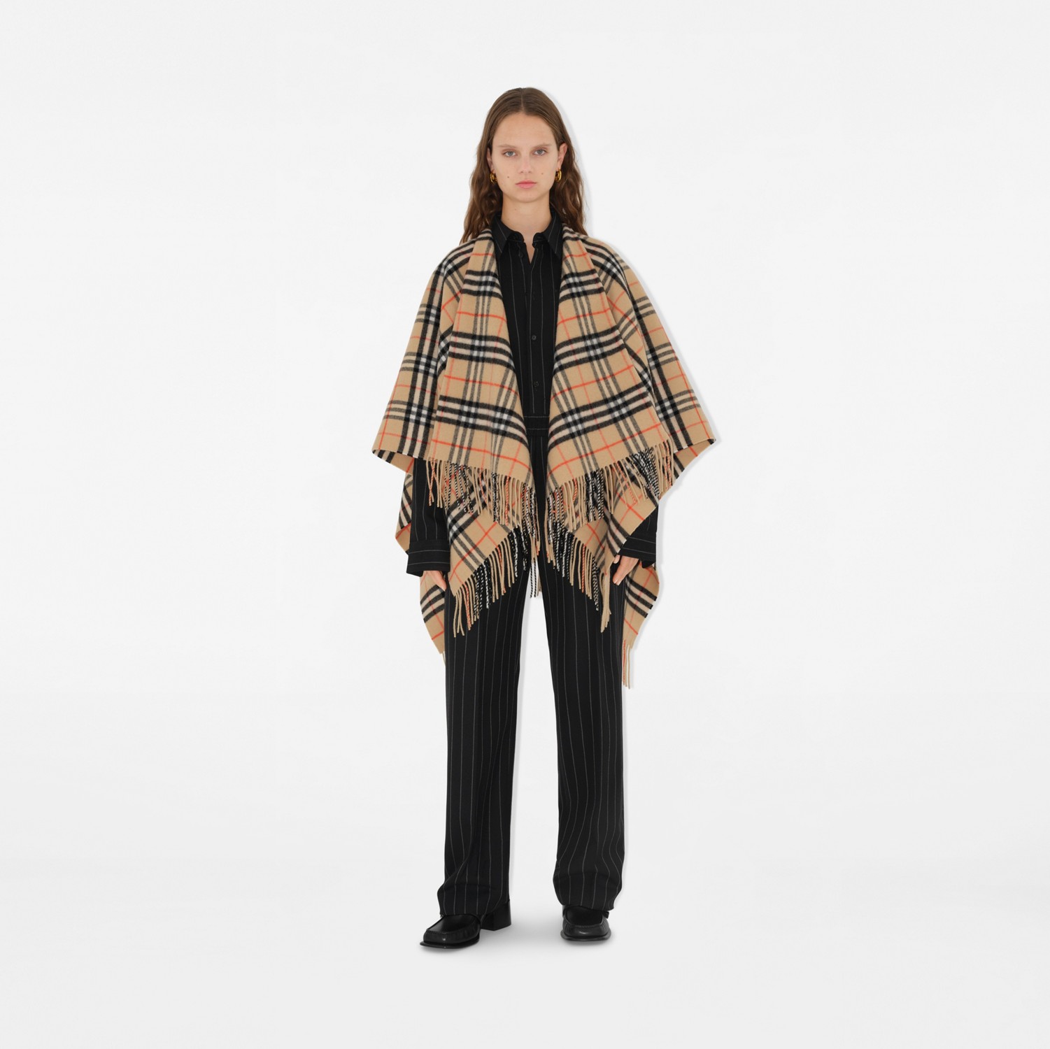 チェック ウールカシミア ケープ (サンド) | Burberry®公式サイト チェック ウールカシミア ケープ (サンド) | Burberry®公式サイト