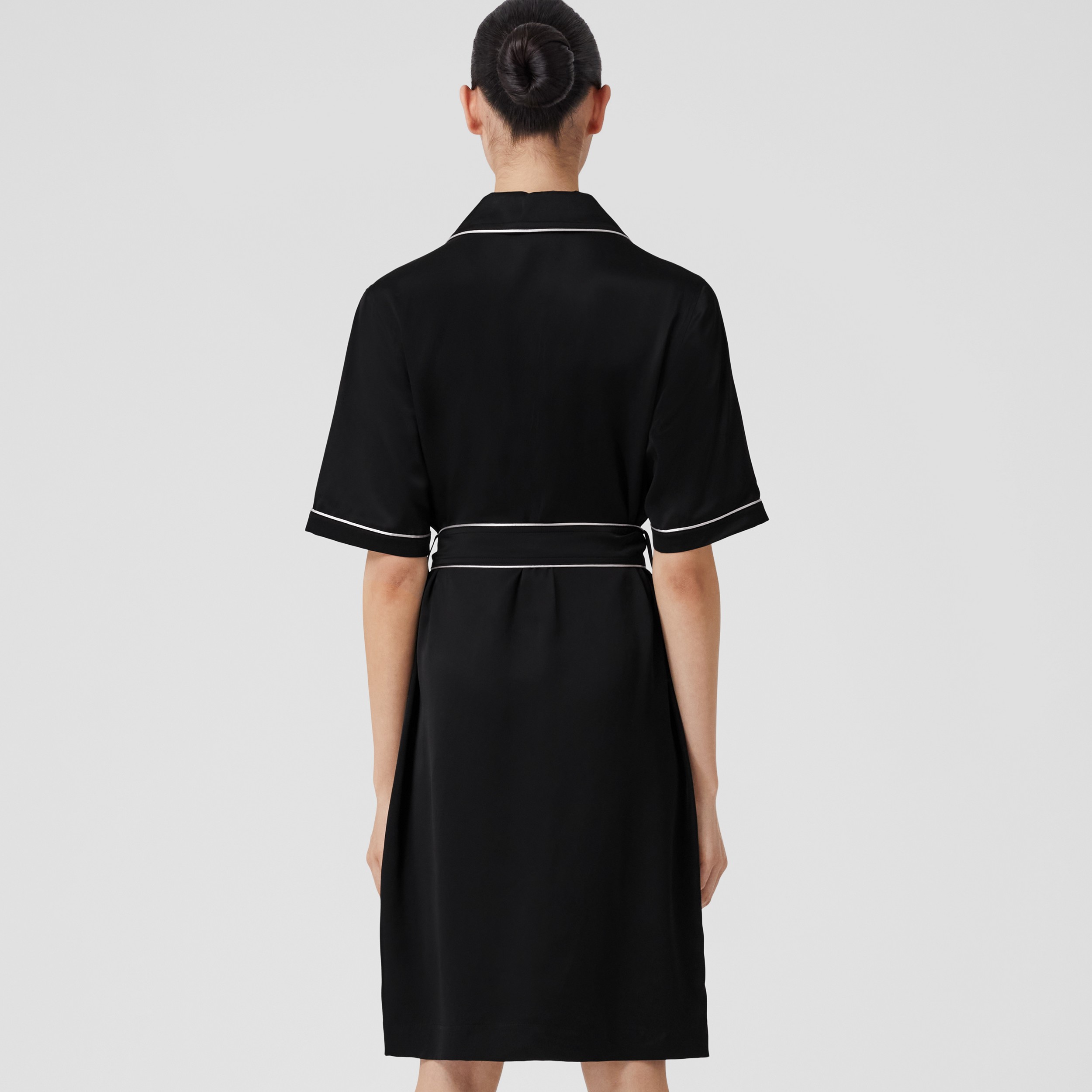 Robe chemise en soie mélangée à logo brodé (Noir) - Femme | Site officiel Burberry® - 3
