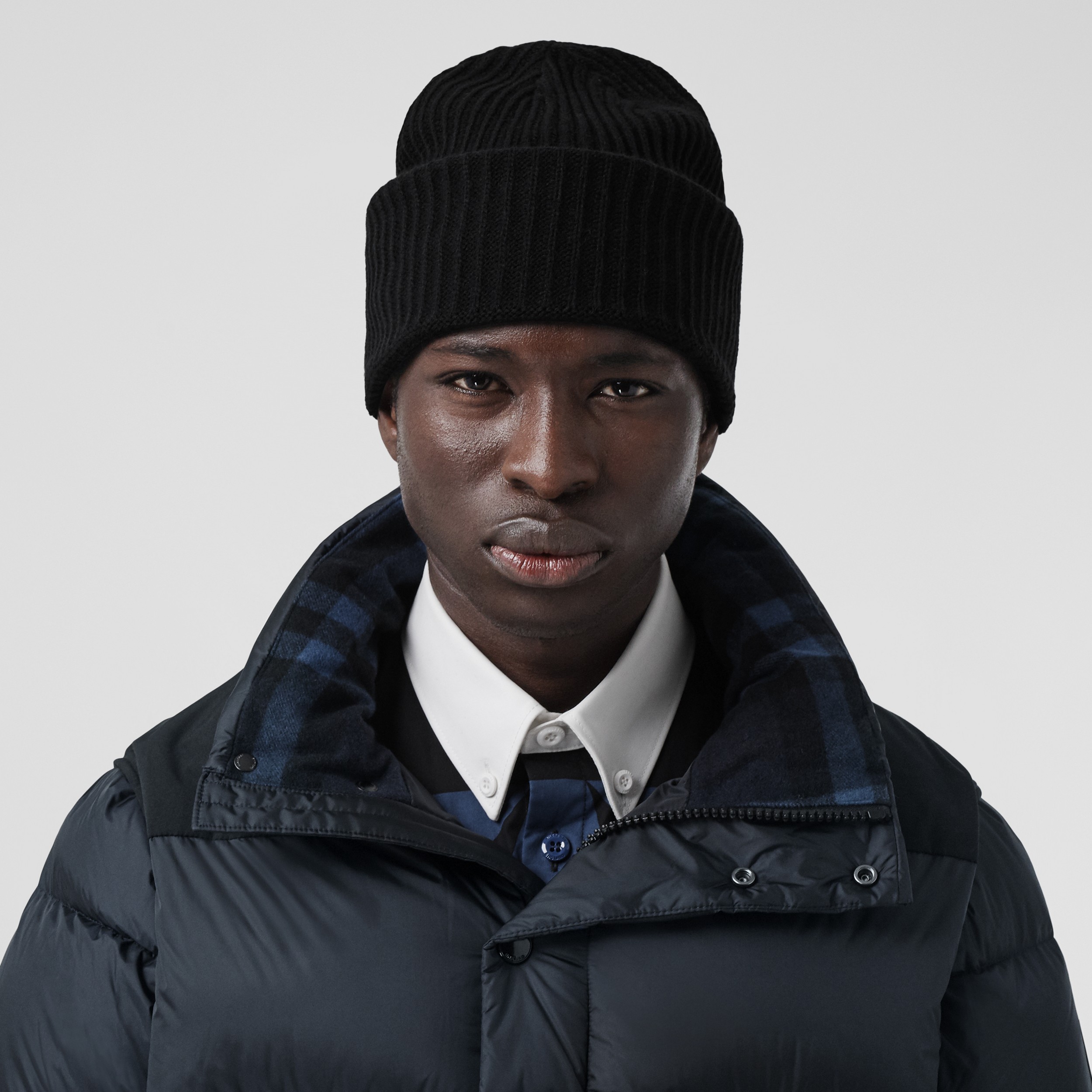 Detachable Sleeve Hooded Puffer Jacket in Navy - Men | Burberry® Official - 2