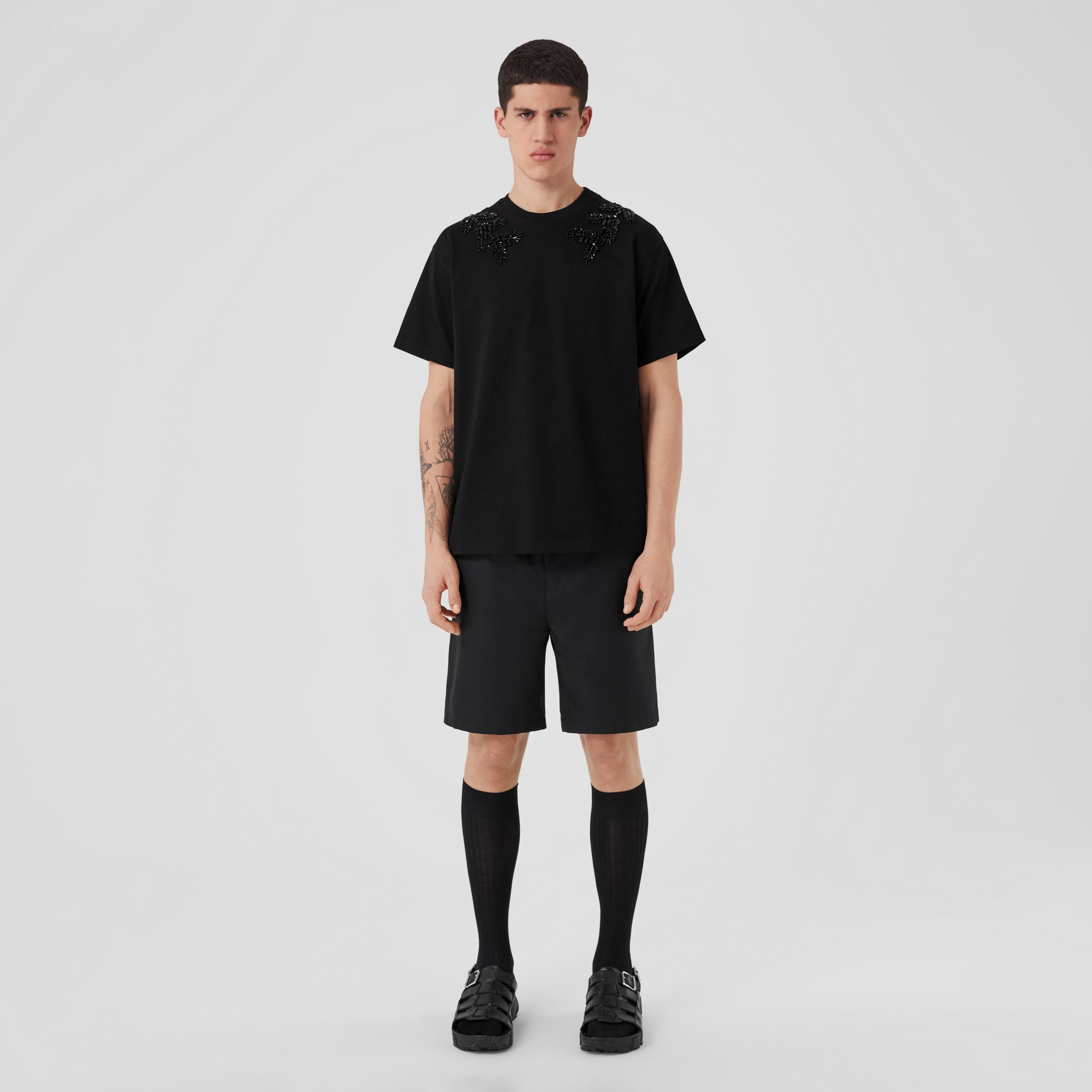 T-shirt en coton à écusson feuille de chêne en cristaux (Noir) - Homme | Site officiel Burberry® - 4