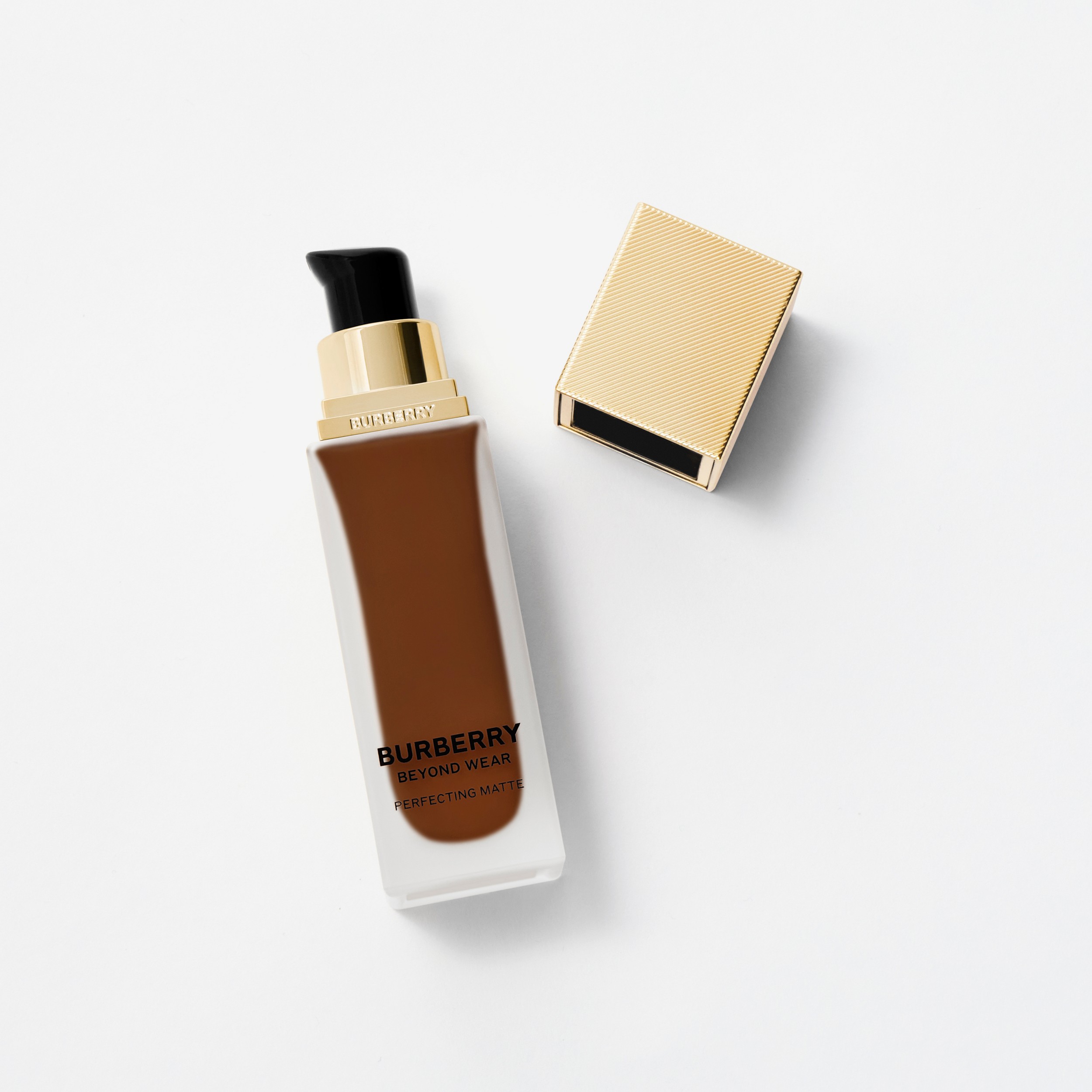 Beyond Wear Perfecting Matte Foundation – 140 Deep Cool - Mujer | Burberry® oficial - 1
