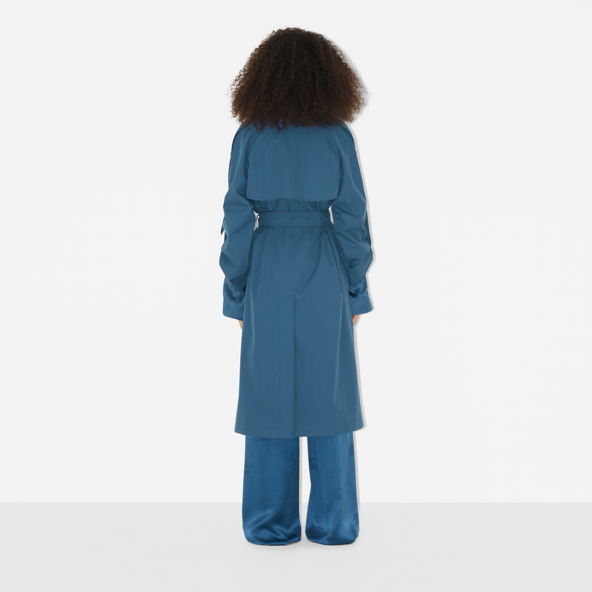 Trench coat en algodón de gabardina tropical con anillas en D (Azul Marino Discreto) - Mujer | Burberry® oficial - 4