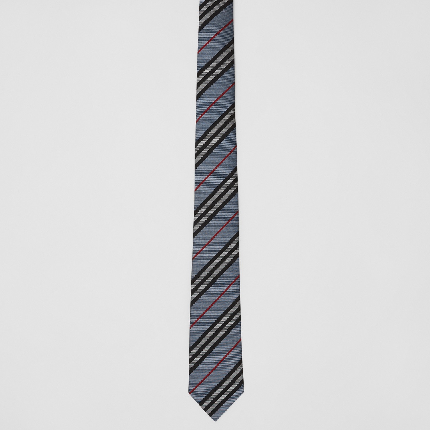 Cravatta dal taglio classico in seta con iconico motivo a righe